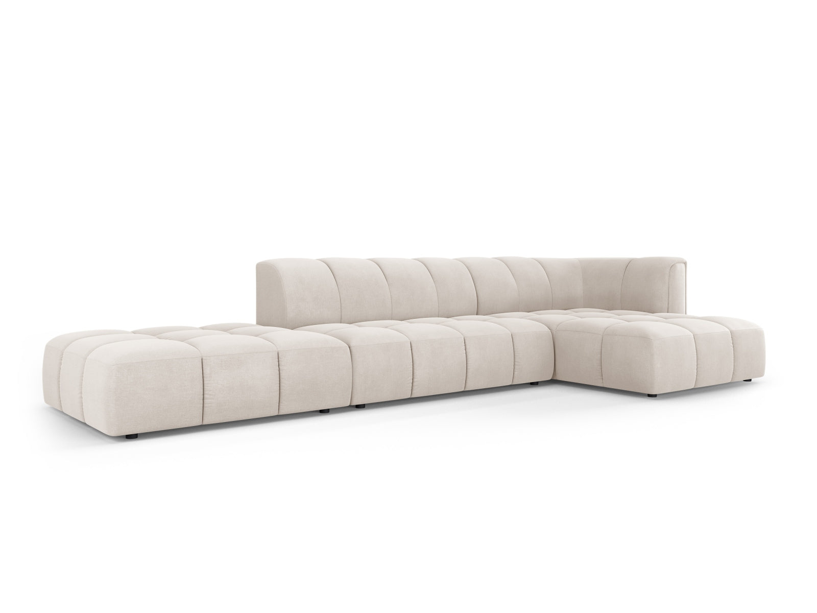 Beige 5-Sitzer Ecksofa Moritz von Cosmopolitan Design, stilvolles und modernes Möbelstück für Ihr Wohnzimmer, bequem und elegant.
