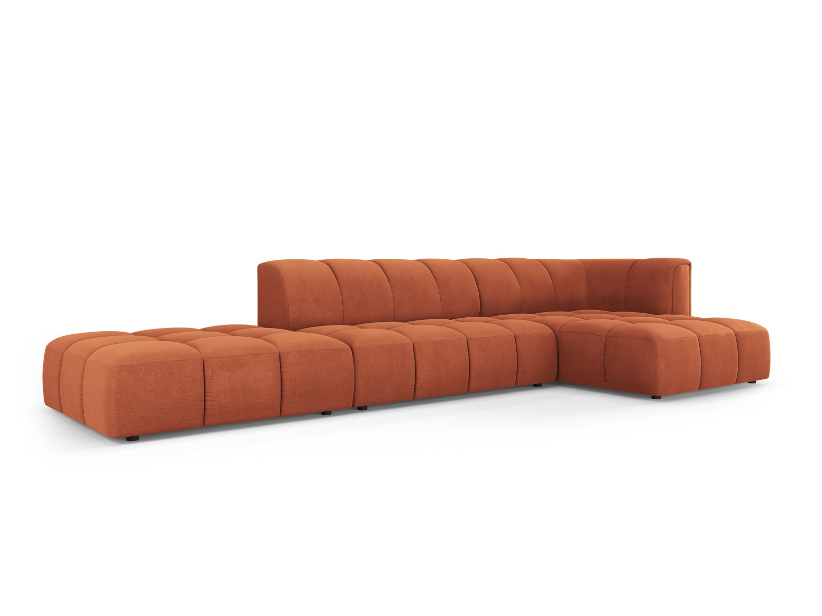 Modernes 5-Sitzer Ecksofa Moritz in stilvollem Orange-Rebel, ideal für gemütliche Wohnräume. Hochwertige Verarbeitung von Cosmopolitan Design.