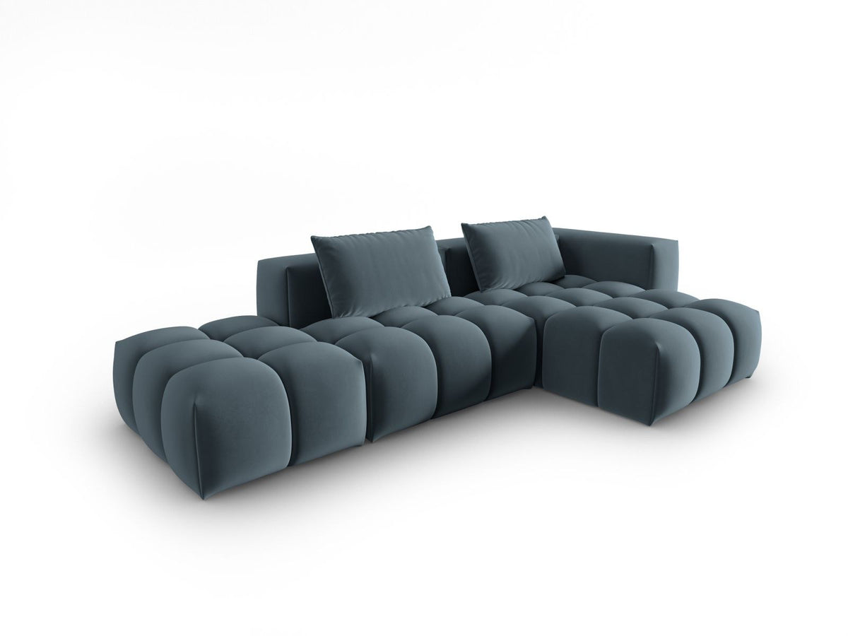 Modulares Ecksofa rechts aus Samt in Sand-Casino mit Récamiere, schwarzen Kunststoffbeinen und gepolsterter Rückenlehne.