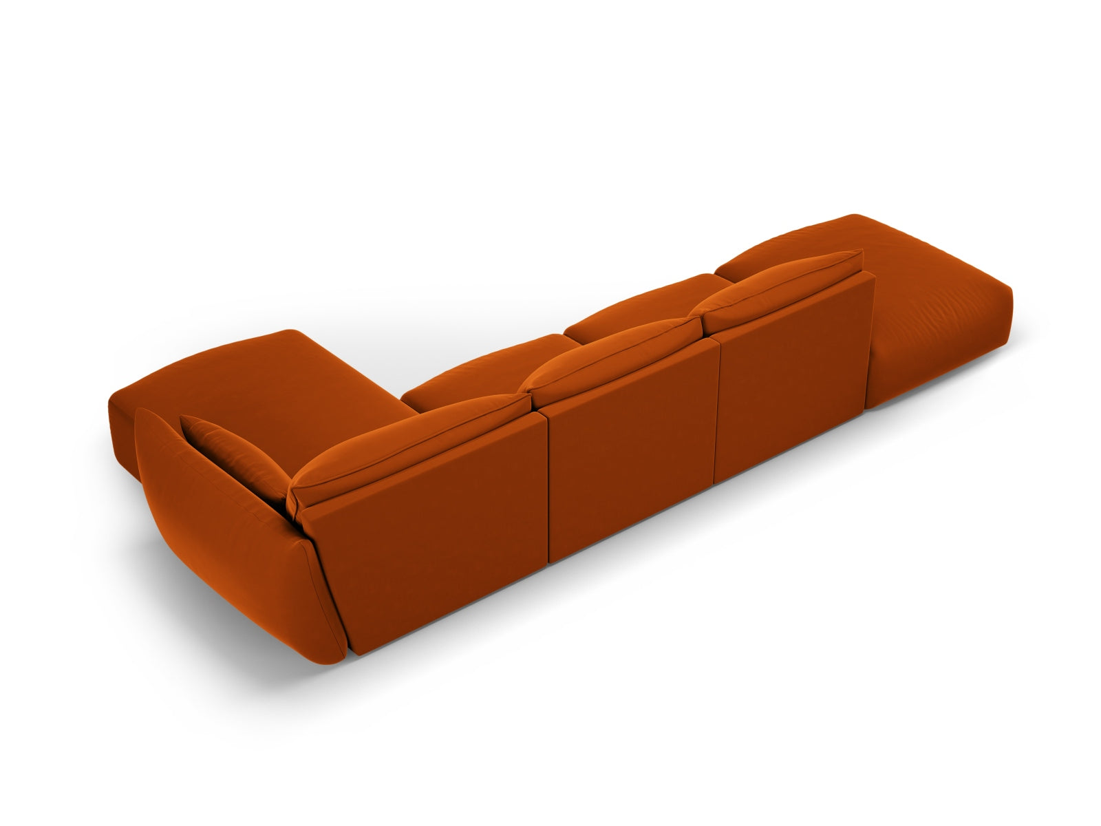 Elegantes 5-Sitzer Ecksofa rechts Matera in warmem Terracotta, ideal für einladende und moderne Wohnräume von Cosmopolitan Design.