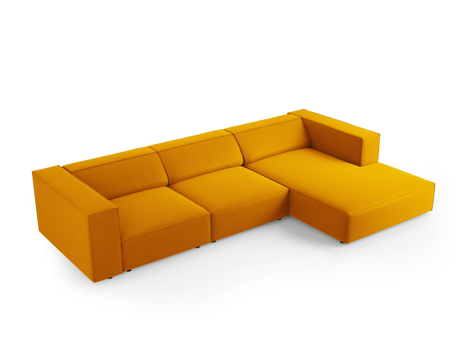 Entdecken Sie das stilvolle Arendal Velour Ecksofa rechts 4 Sitzer von Cosmopolitan Design – ideal für moderne Wohnräume und gemütliche Abende.