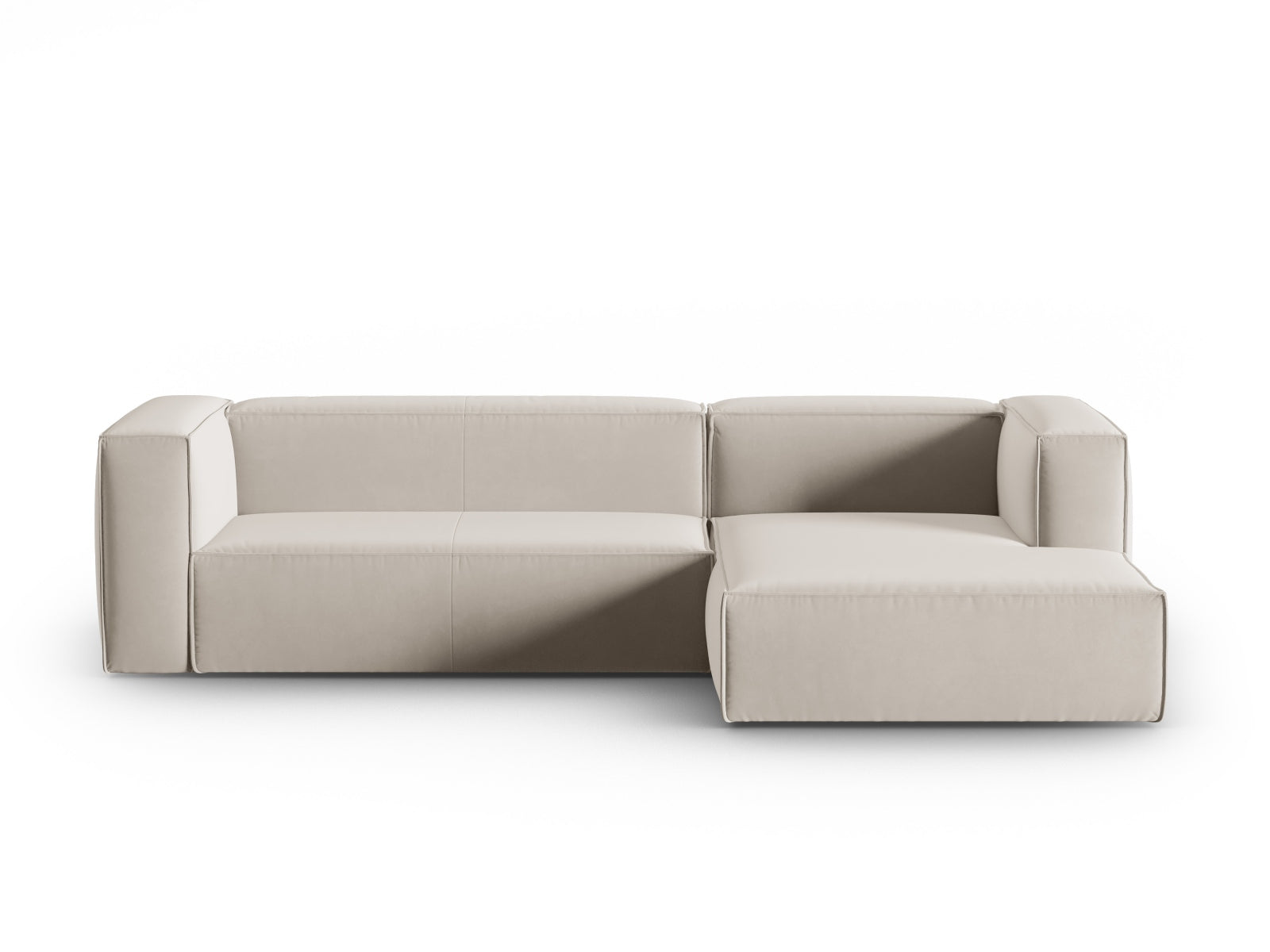 Mackay Velour Ecksofa rechts 4 Sitzer in Ecru präsentiert im Onlineshop von KAQTU Design AG. Ecksofa rechts ist von Cosmopolitan Design