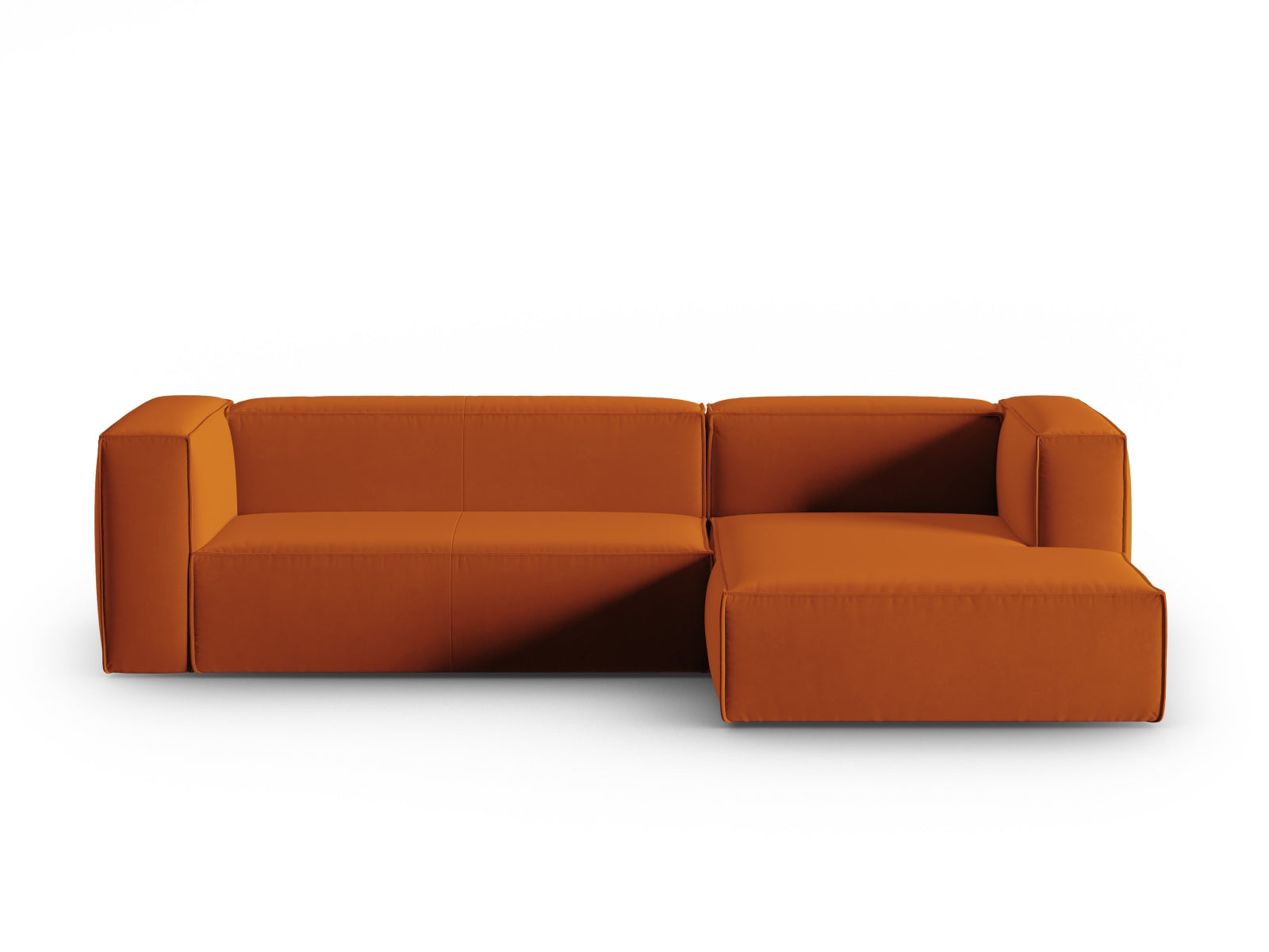 Mackay Velour Ecksofa rechts 4 Sitzer in Terracotta präsentiert im Onlineshop von KAQTU Design AG. Ecksofa rechts ist von Cosmopolitan Design