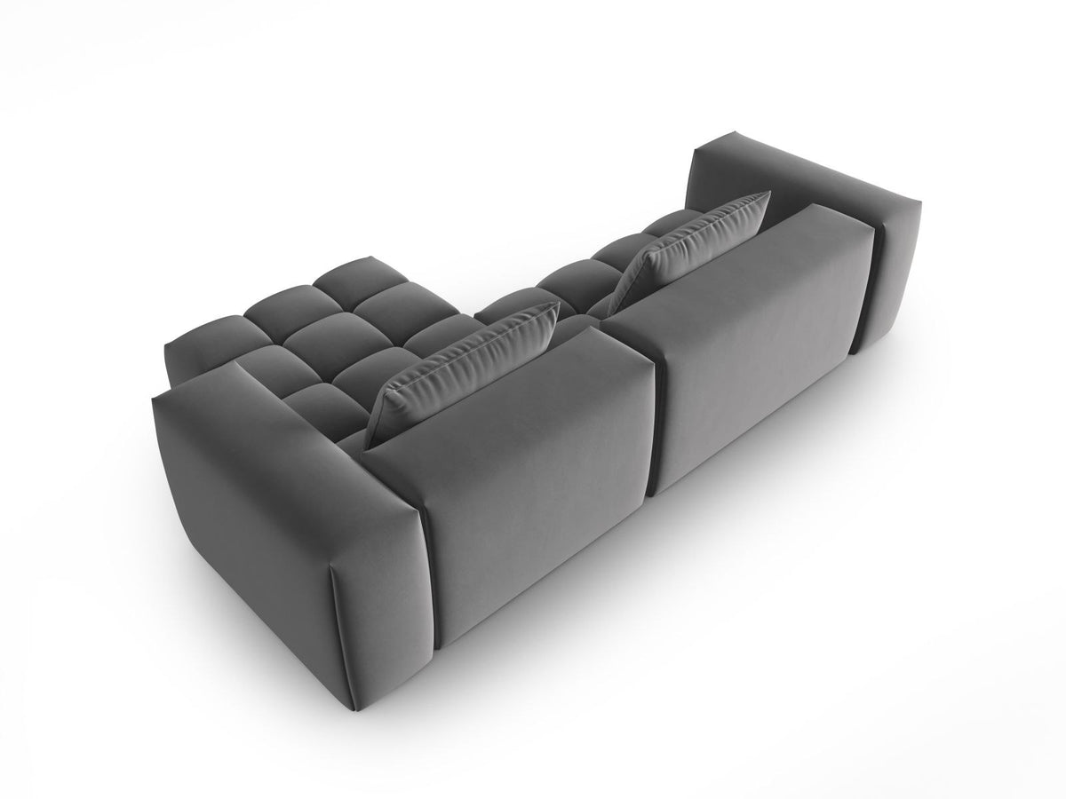 Modulares Ecksofa rechts in Sand-Casino Samt mit Massivholzrahmen, schwarzen Kunststoffbeinen und drei Sitzplätzen, seitliche Ansicht.