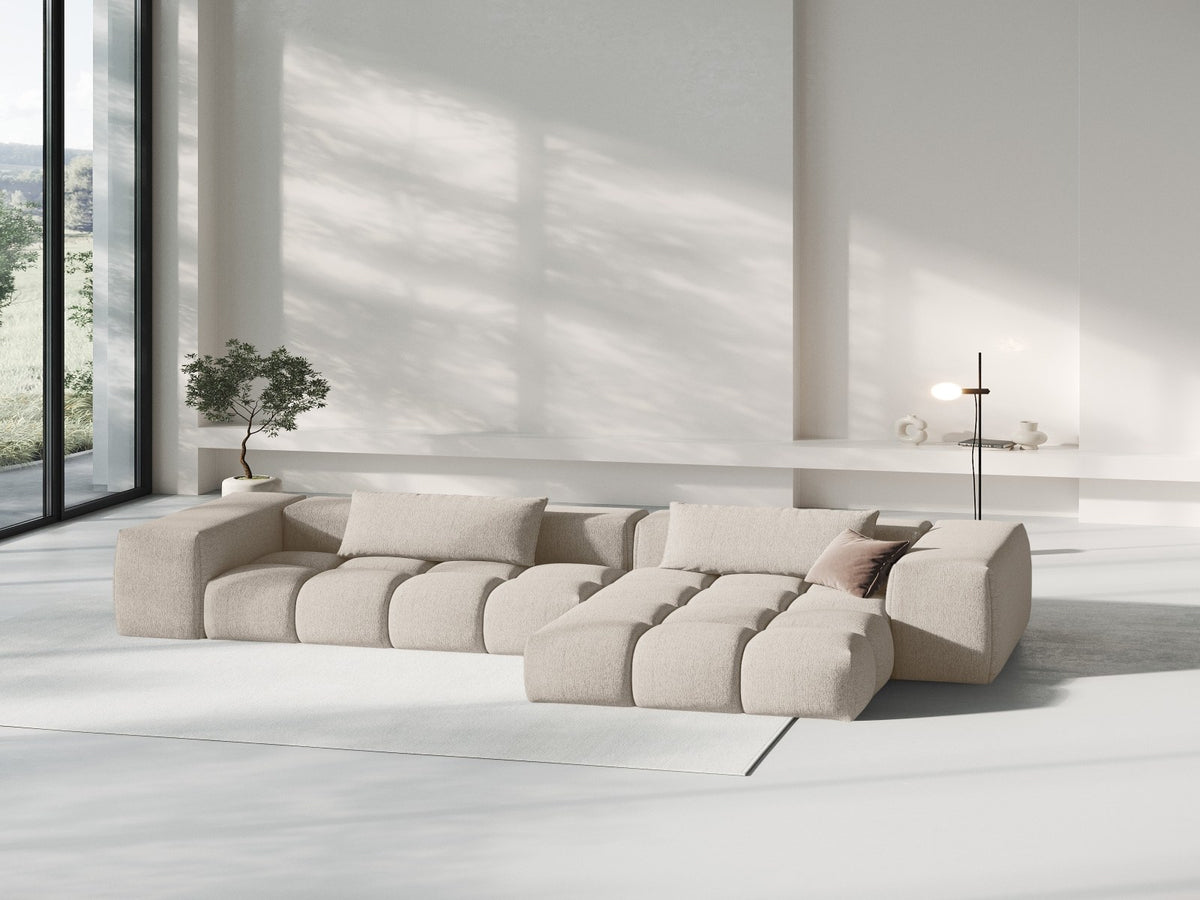Modulares Ecksofa Verona rechts mit 3 Sitzplätzen, bezogen mit beigem Sorella-Strukturstoff, schwarze Kunststoffbeine, Massivholzrahmen sichtbar