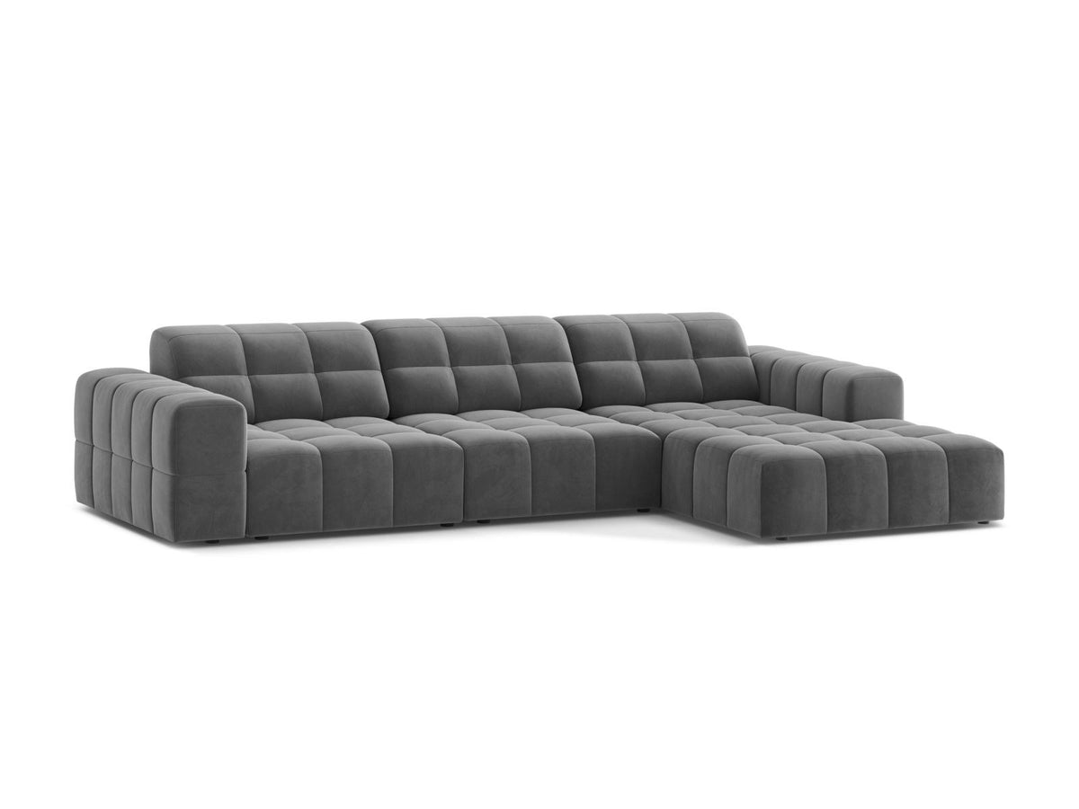 Ecksofa mit Récamiere rechts, Bezug aus Samtstoff in Light Beige, schwarze Kunststoffbeine, massives Holzgestell.