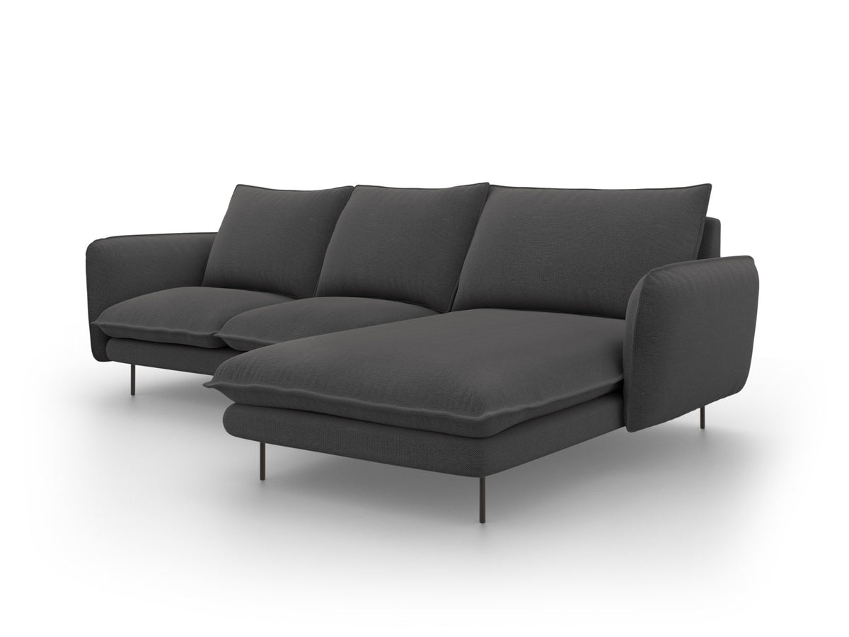 Vienna Ecksofa rechts 5 Sitzer 170cm in Dark Grey/Schwarz-Positano präsentiert im Onlineshop von KAQTU Design AG. L-Sofa rechts ist von Cosmopolitan Design