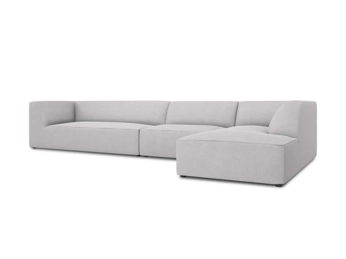 Modulares Ecksofa Siena in Light Beige-Scala mit Cordstoff-Bezug, schwarzen Kunststoffbeinen und Récamiere, 5-Sitzer Ausführung von Cosmopolitan Design.