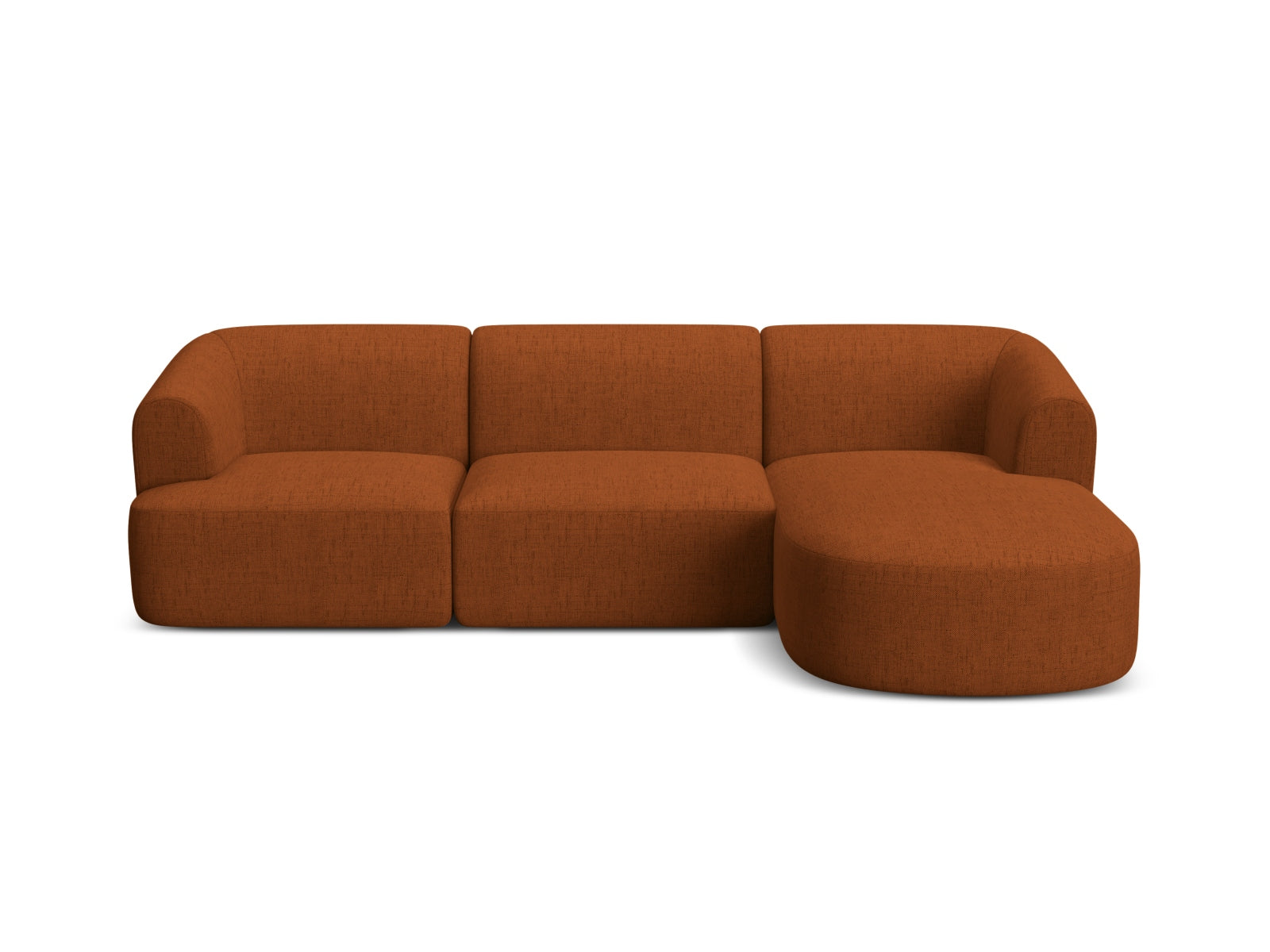 Elegantes 4-Sitzer Ecksofa Campi in warmem Brick-Moly, ideal für stilvolle Wohnräume und entspannte Stunden mit Freunden.