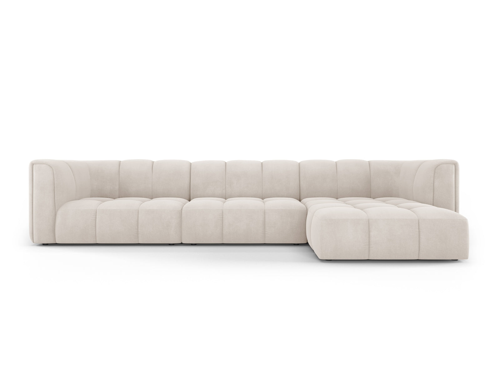 Modernes 5-Sitzer Ecksofa Moritz in sanftem Beige, ideal für stilvolle Wohnräume und gesellige Abende mit Freunden.