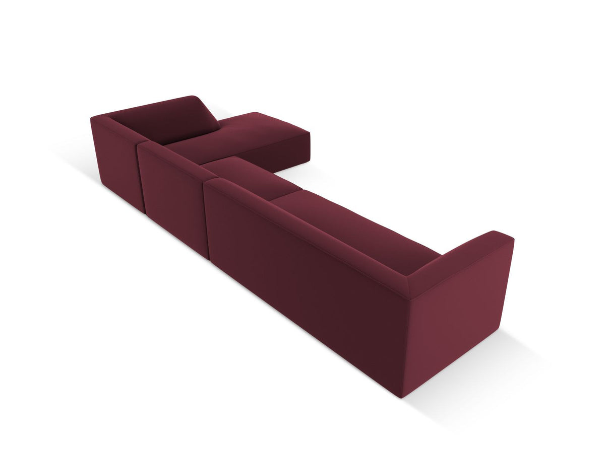 Modulares Ecksofa Siena mit Kunstlederbezug in Light Beige, rechte Ausrichtung, 5-Sitzer Form mit Récamiere und Kunststoffbeinen.