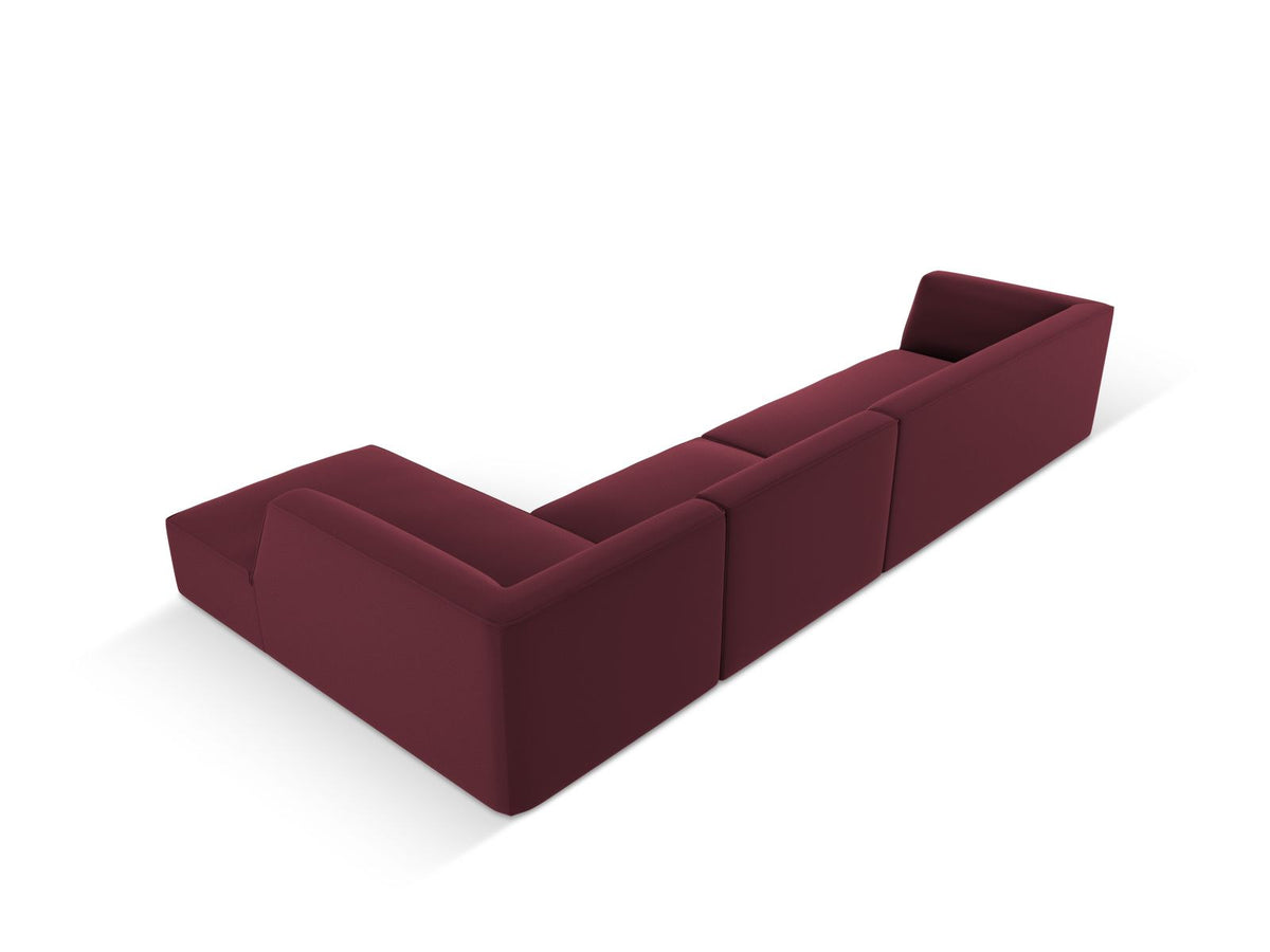 Modulares Ecksofa Siena mit Kunstlederbezug in Light Beige, rechte Ausrichtung, 5-Sitzer Form mit Récamiere und Kunststoffbeinen.