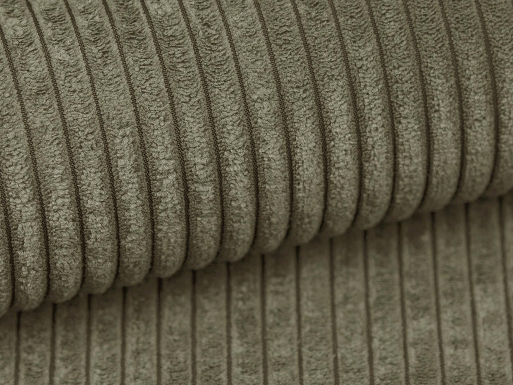 Elegantes 4-Sitzer Ecksofa Campi in trendigem Moss Green, ideal für stilvolle Wohnräume und entspannte Stunden mit Freunden.