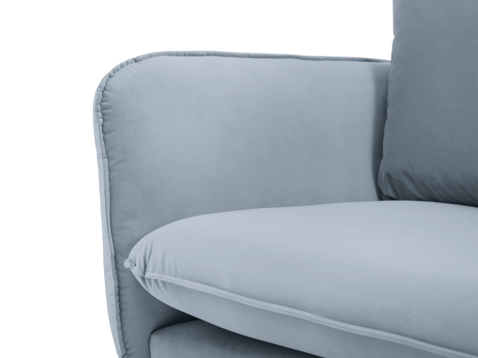 Stylisches 6-sitziges Ecksofa in sanftem Hellblau, perfekt für entspannte Abende und moderne Wohnkonzepte.