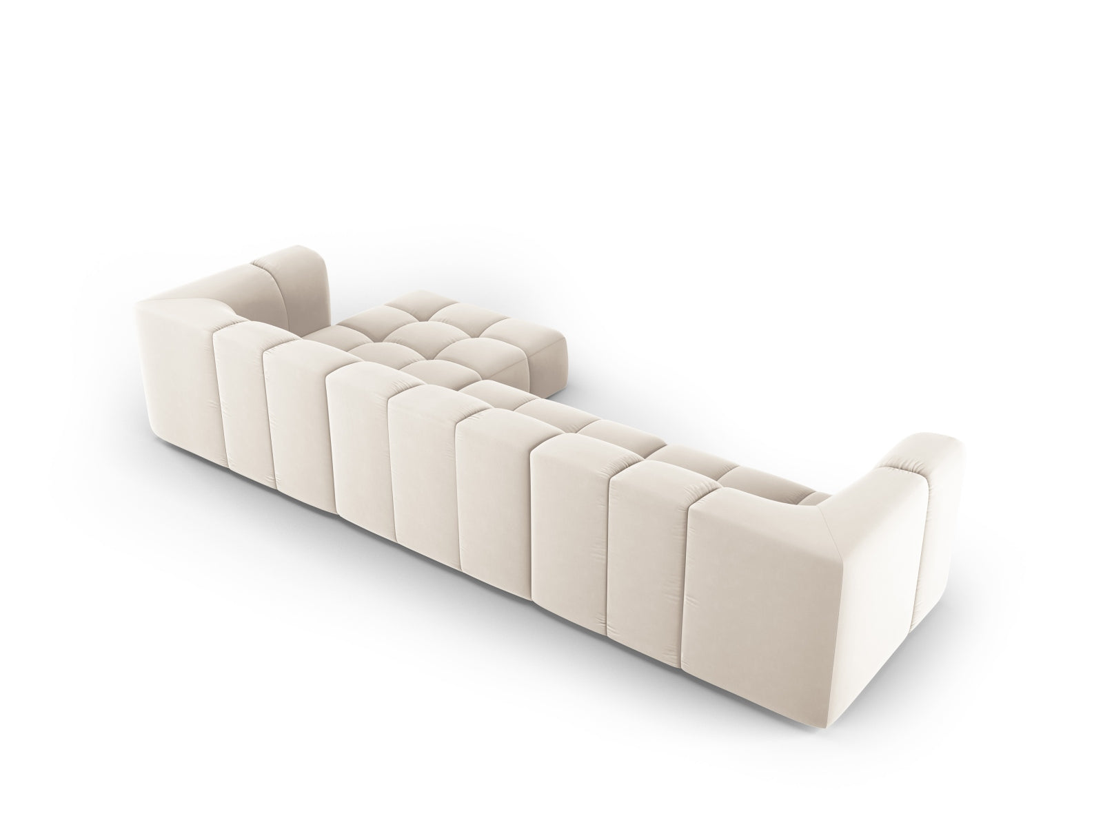 Stilvolles 5-Sitzer Ecksofa Moritz in sanftem Beige, perfekt für zeitgemäße Wohnzimmergestaltung, angeboten von Cosmopolitan Design.
