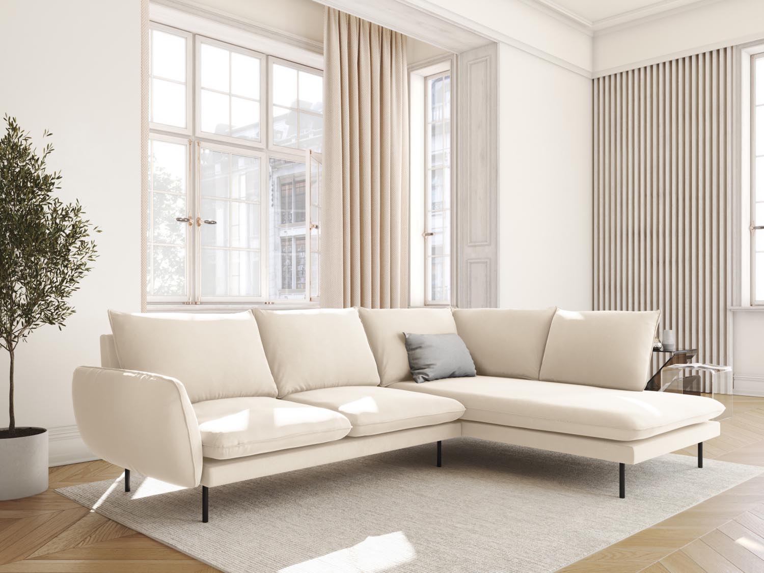 Elegantes Vienna Velour Ecksofa in Light Beige und Schwarz-Bluvel, ideal für stilvolle Wohnräume, 6 Sitzer, 185 cm, von Cosmopolitan Design.