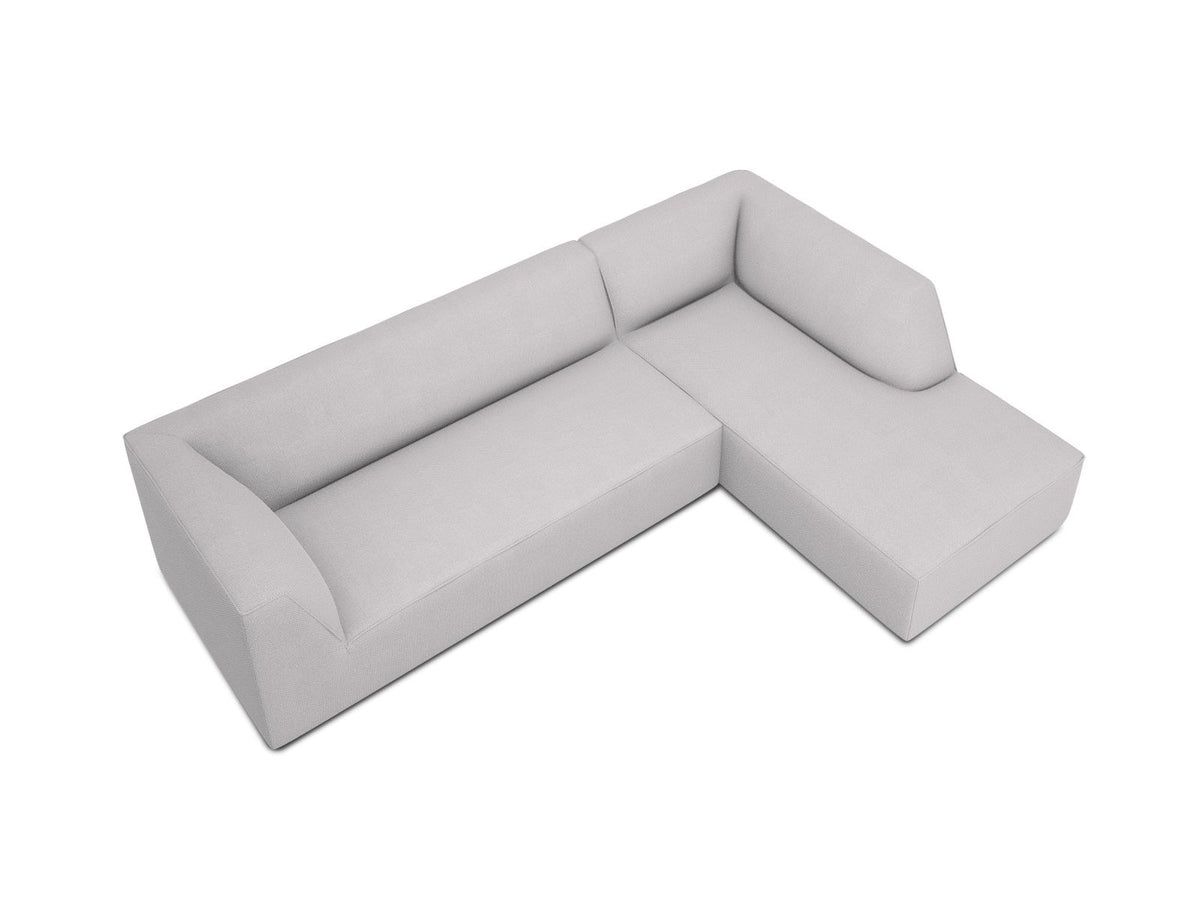 Modulares Ecksofa Siena in Light Grey-Ottawa mit Récamiere, Massivholzrahmen und schwarzen Kunststoffbeinen, 4-Sitzer, Breite 273 cm.