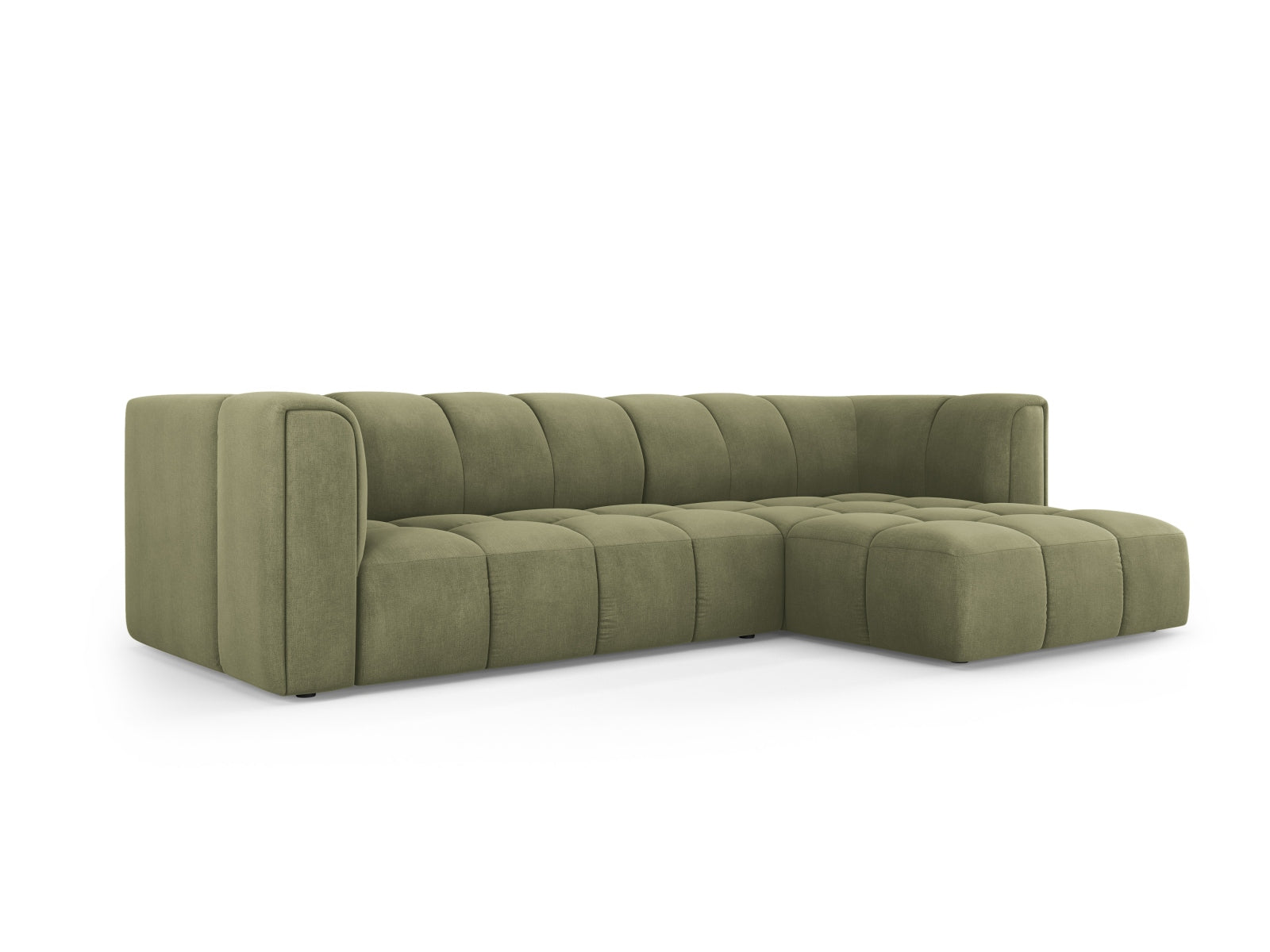 Elegantes 3-Sitzer Ecksofa Moritz in sanftem Lichtgrün, ideal für stilvolle Wohnräume, präsentiert von Cosmopolitan Design.