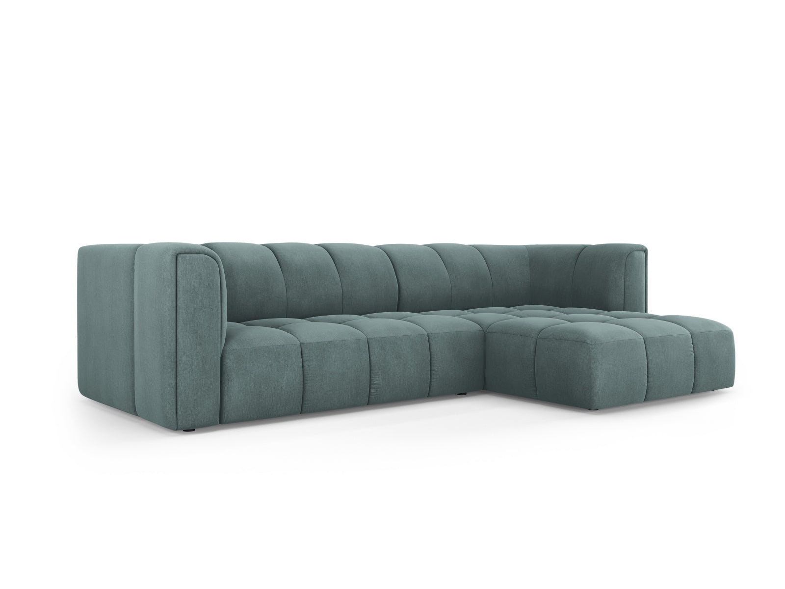 Elegantes 3-Sitzer Ecksofa Moritz in stilvollem Sea Green, ideal für moderne Wohnräume, erhältlich bei KAQTU Design AG.