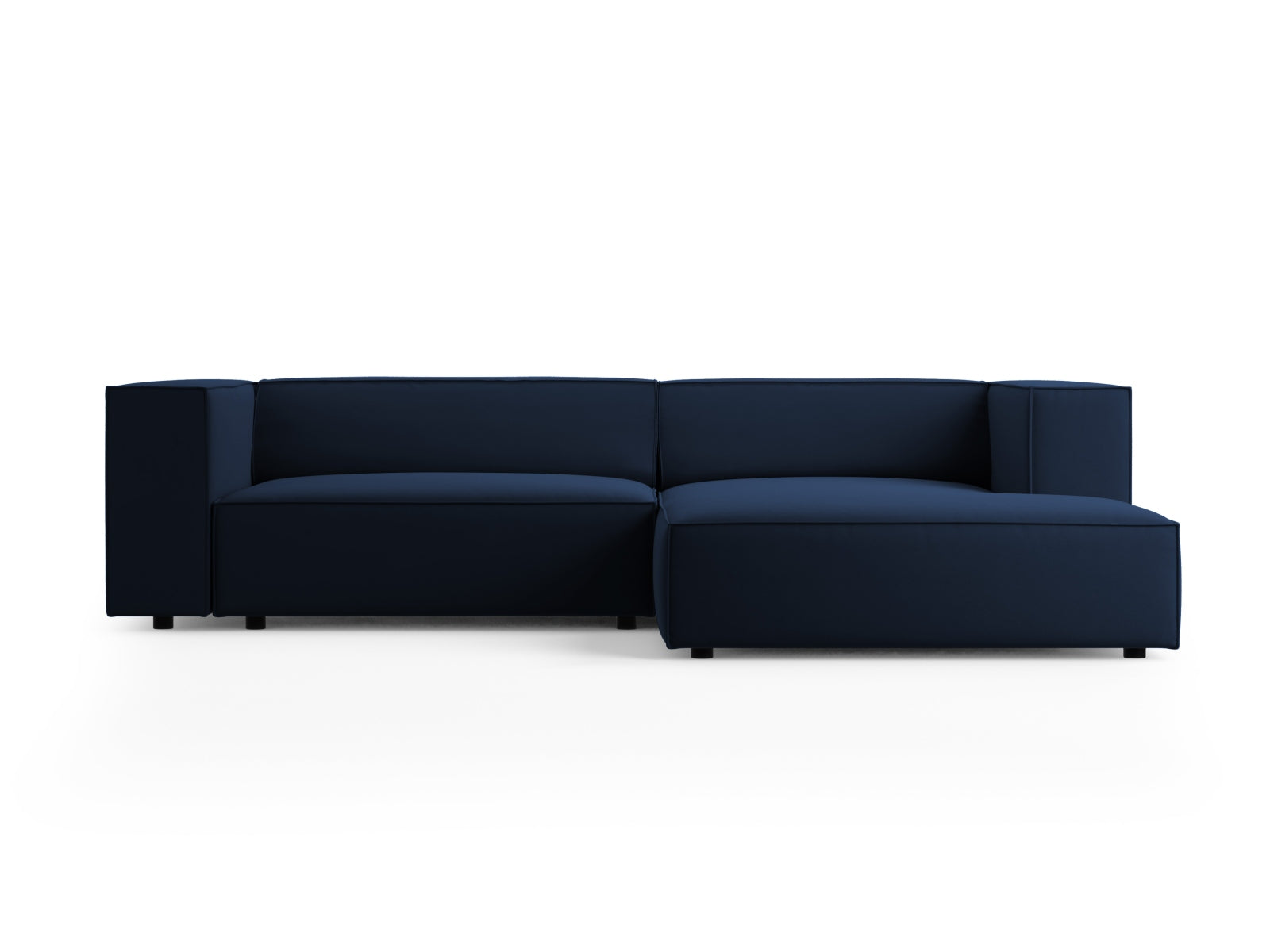 Arendal Velour Ecksofa rechts 3 Sitzer in Royal Blue präsentiert im Onlineshop von KAQTU Design AG. Ecksofa rechts ist von Cosmopolitan Design