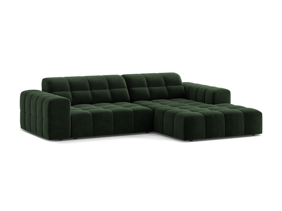 Chicago Samt-Ecksofa rechts 3-Sitzer in Light Beige-Venus mit Récamiere, Massivholzrahmen, schwarzen Kunststoffbeinen und plüschigem Samtbezug.