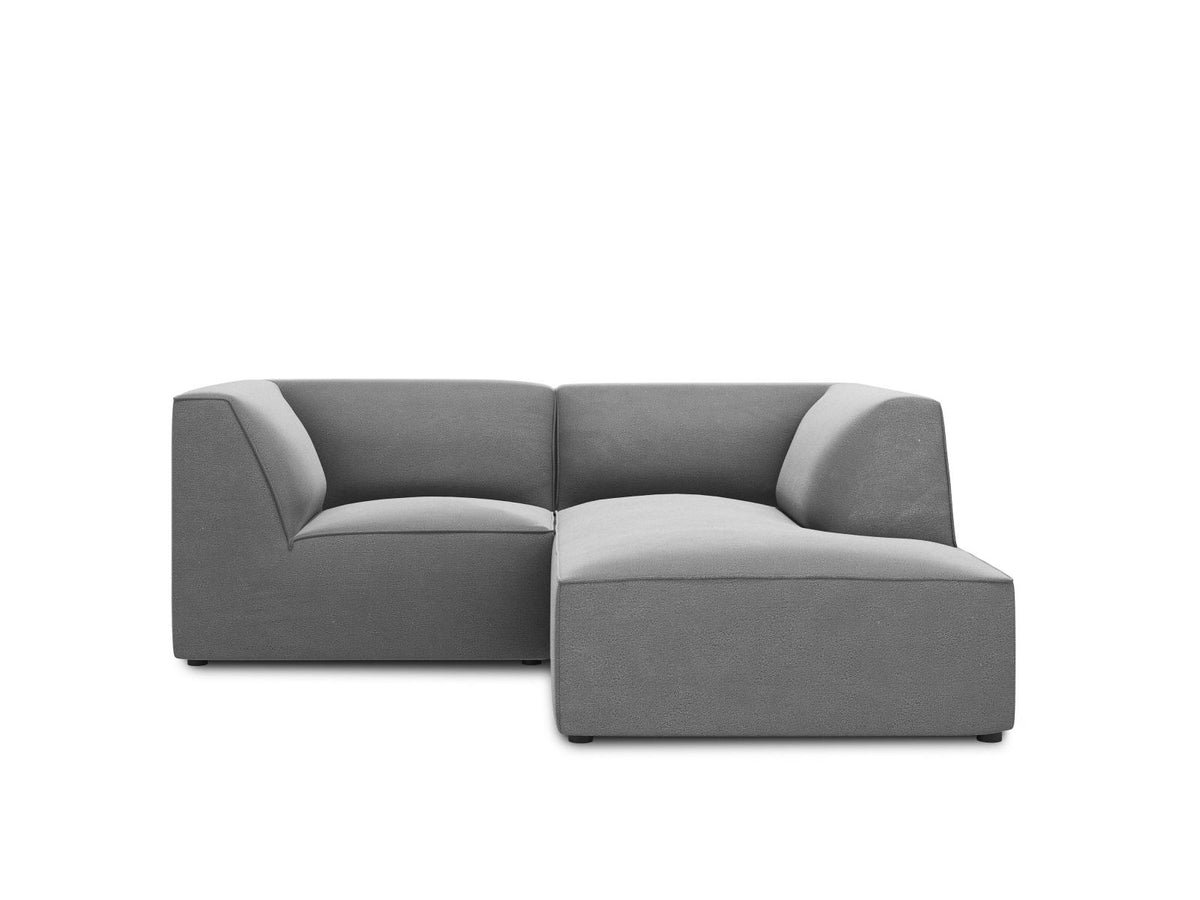 Modulares Ecksofa Siena in Beige-Salvador Samtstoff mit Récamiere, schwarzen Kunststoffbeinen und massivem Holzrahmen, rechts ausgerichtet.