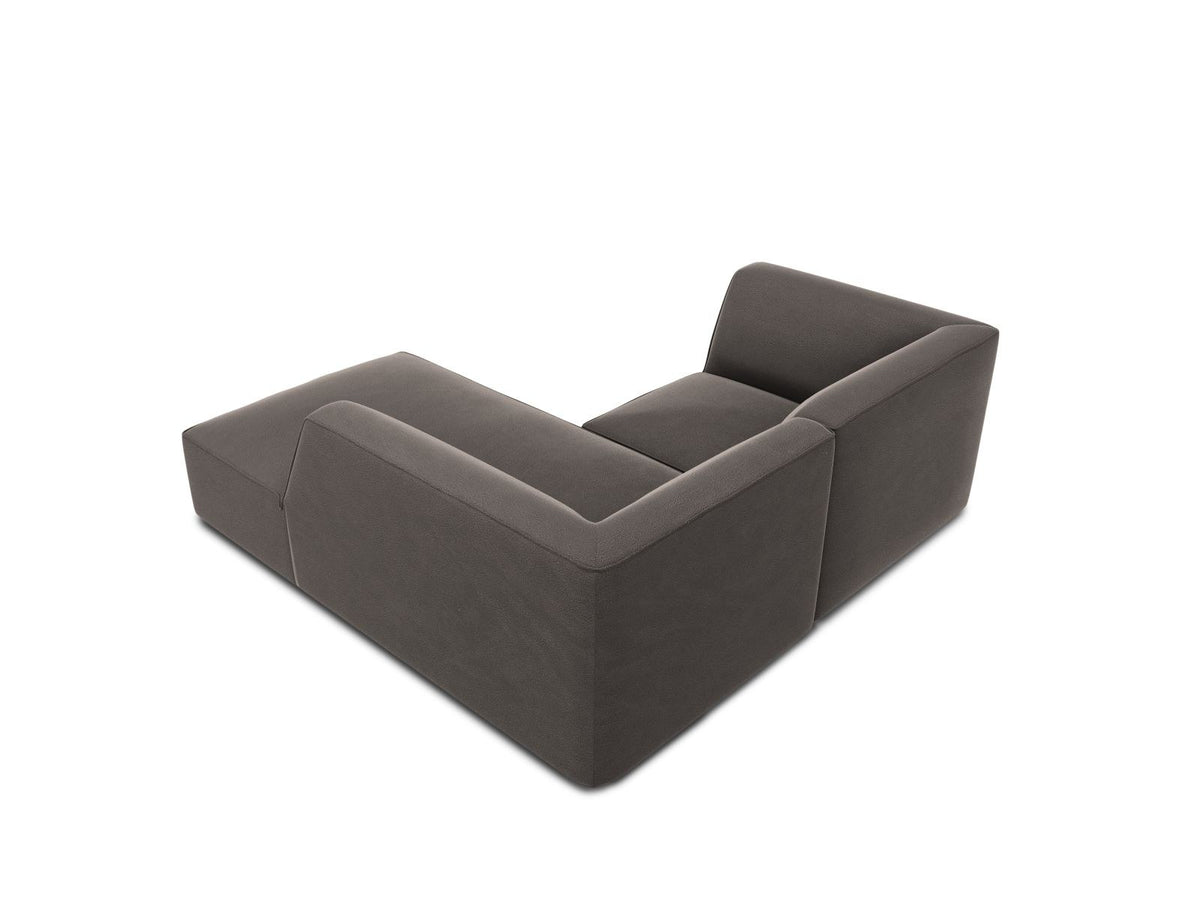 Modulares Ecksofa Siena in Beige-Salvador Samtstoff mit Récamiere, schwarzen Kunststoffbeinen und massivem Holzrahmen, rechts ausgerichtet.