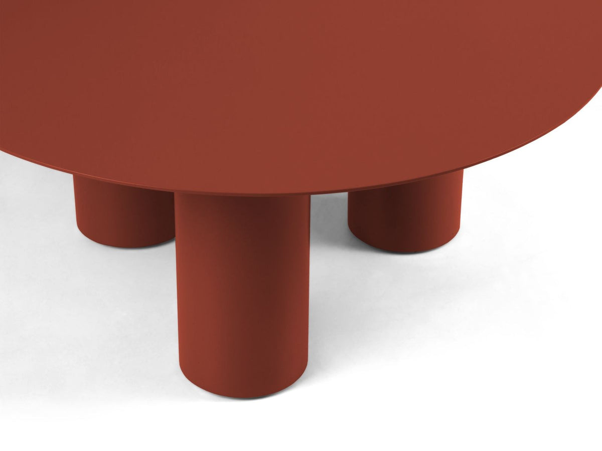 Couchtisch Iseo aus pulverbeschichtetem Metall in Burgundy mit Stahlbeinen, Masse 80 x 80 x 33.5 cm, Beindurchmesser 14 cm, hergestellt in Europa.