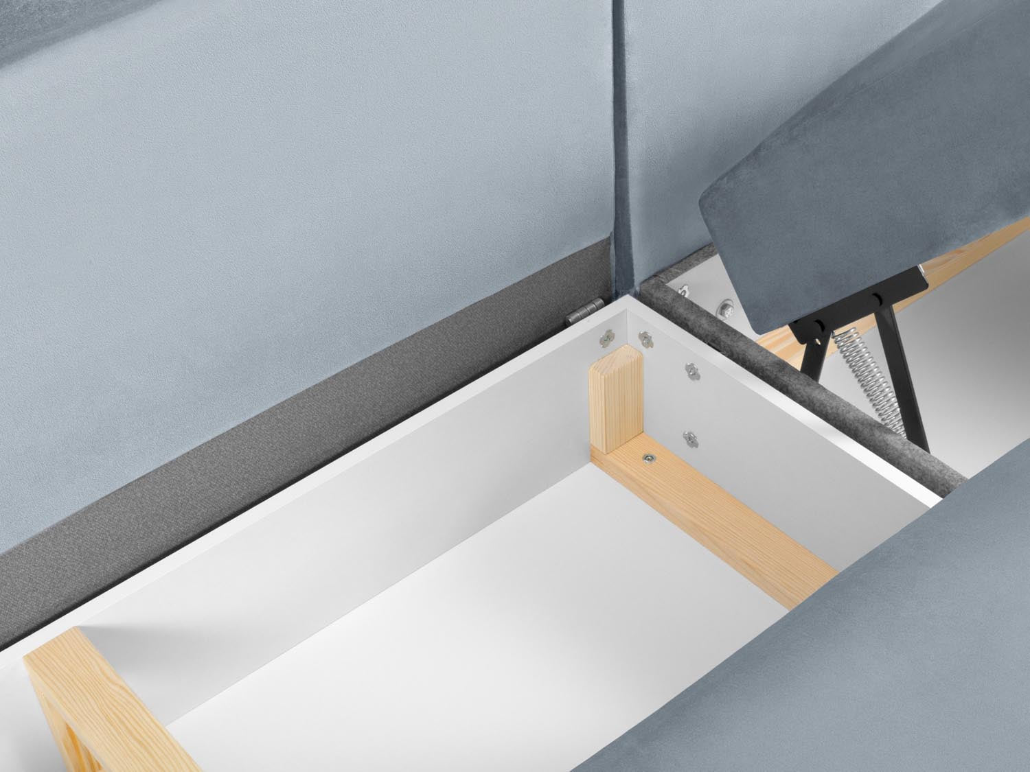Elegantes Kyoto Velour Panoramic Ecksofa links in zartem Light Blue-Riviera, 7 Sitzer mit praktischem Stauraum und komfortabler Schlaffunktion.