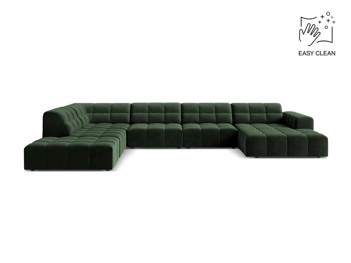 Ecksofa links Chicago von Cosmopolitan Design in Light Beige-Venus Samtstoff, Panoramic-Form mit Récamiere und schwarzen Kunststoffbeinen.