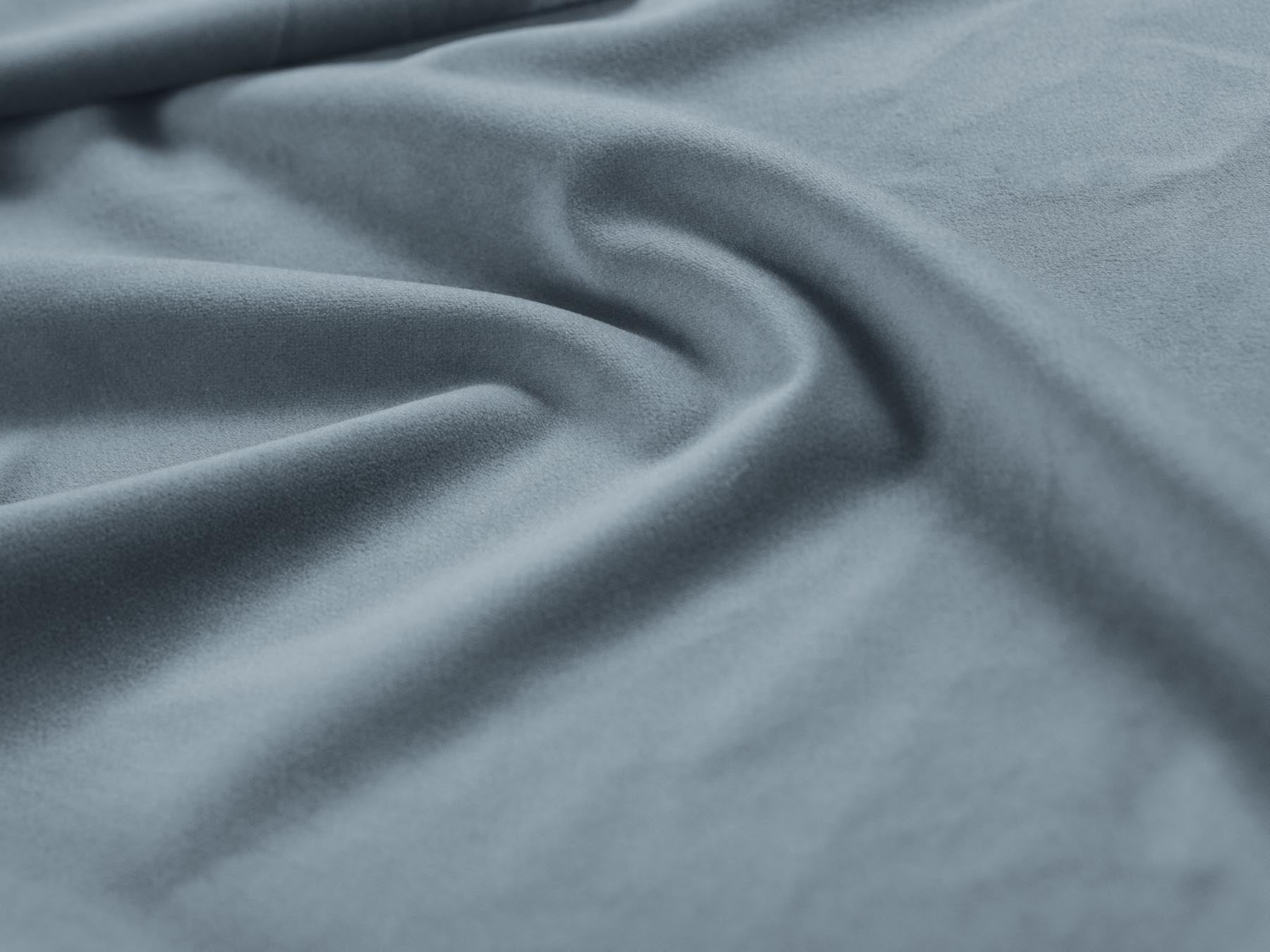 Elegantes 7-Sitzer Ecksofa links Bali in sanftem Light Blue-Bluvel, ideal für gemütliche Abende und stilvolle Einrichtung.