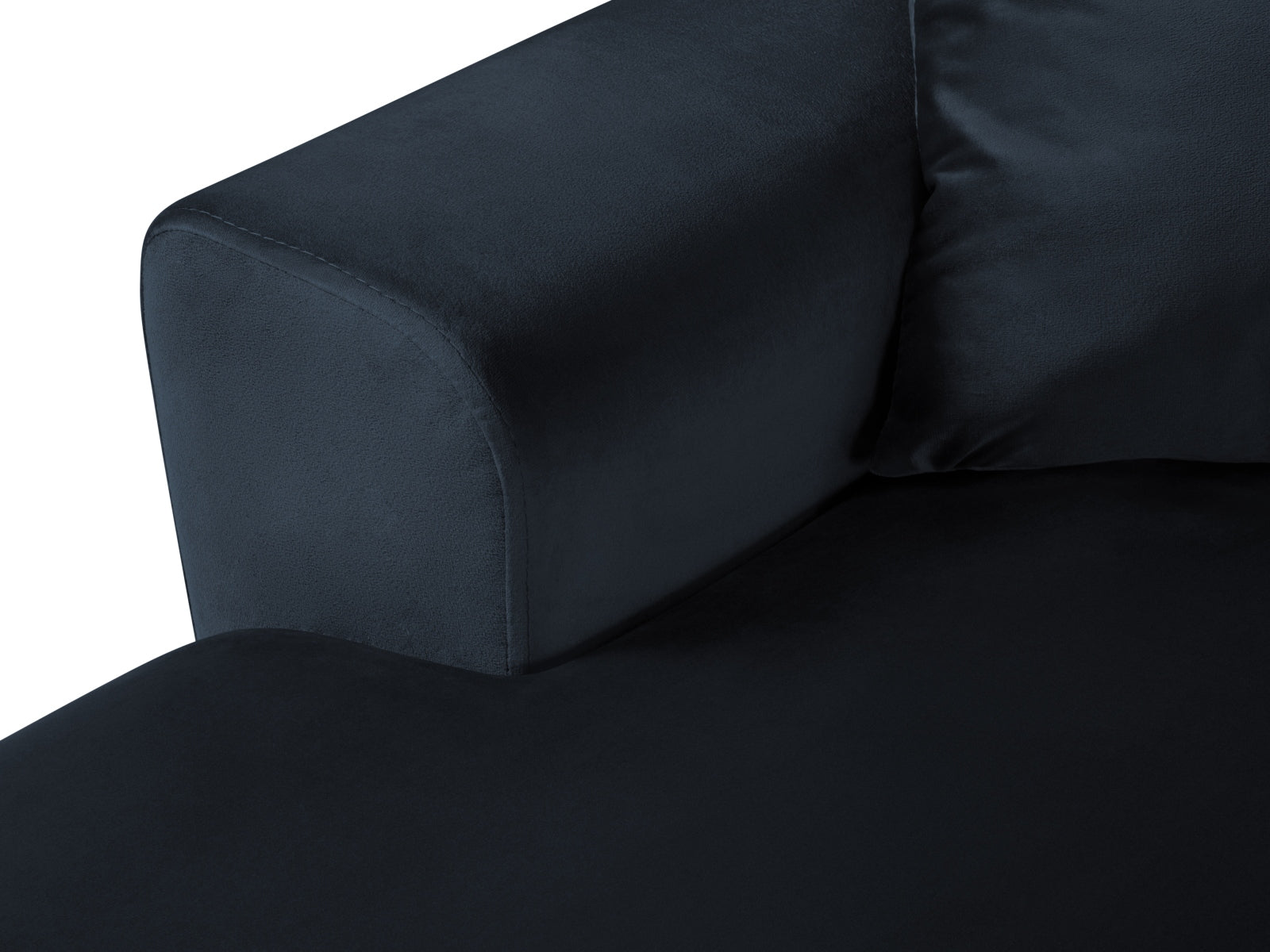 Elegantes Kyoto Velour Panoramic Ecksofa rechts in tiefem Blau, 7-Sitzer mit cleverem Stauraum und gemütlicher Schlaffunktion für Übernachtungsgäste.