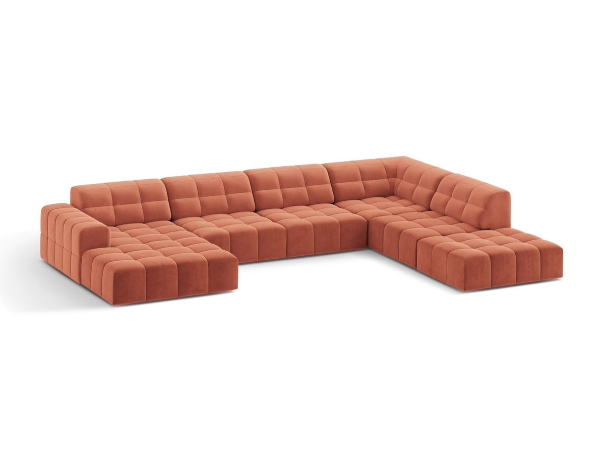 Ecksofa rechts von Cosmopolitan Design in Samtvelours Light Beige, Panoramaform mit Récamiere und schwarzen Kunststoffbeinen.