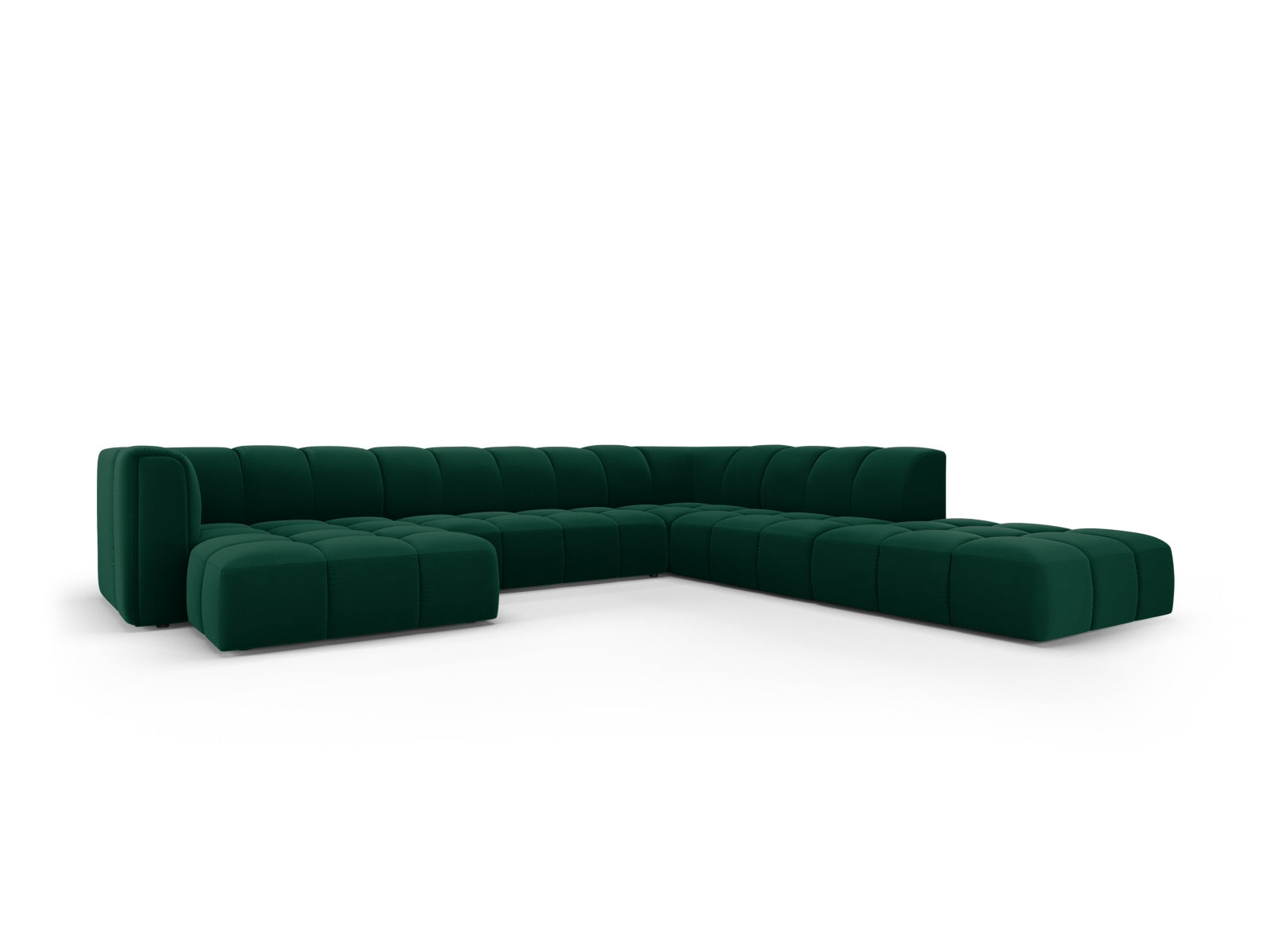 Elegantes 7-Sitzer Ecksofa Moritz in Bottle Green-Bluvel, ideal für stilvolle Wohnräume, präsentiert sich in modernem Design.