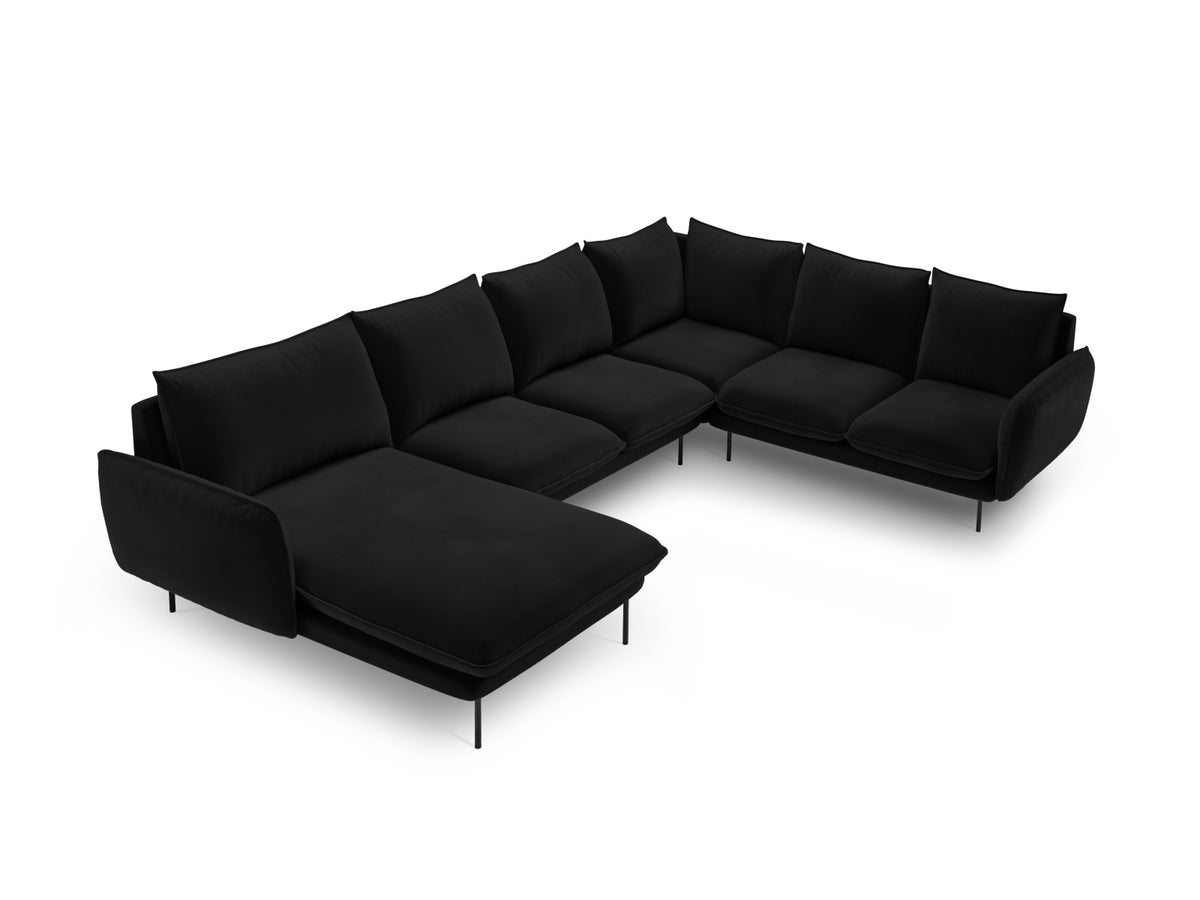 Vienna Velour Panoramic Ecksofa rechts 7 Sitzer 235cm in Black/Schwarz-Bluvel präsentiert im Onlineshop von KAQTU Design AG. Ecksofa rechts ist von Cosmopolitan Design