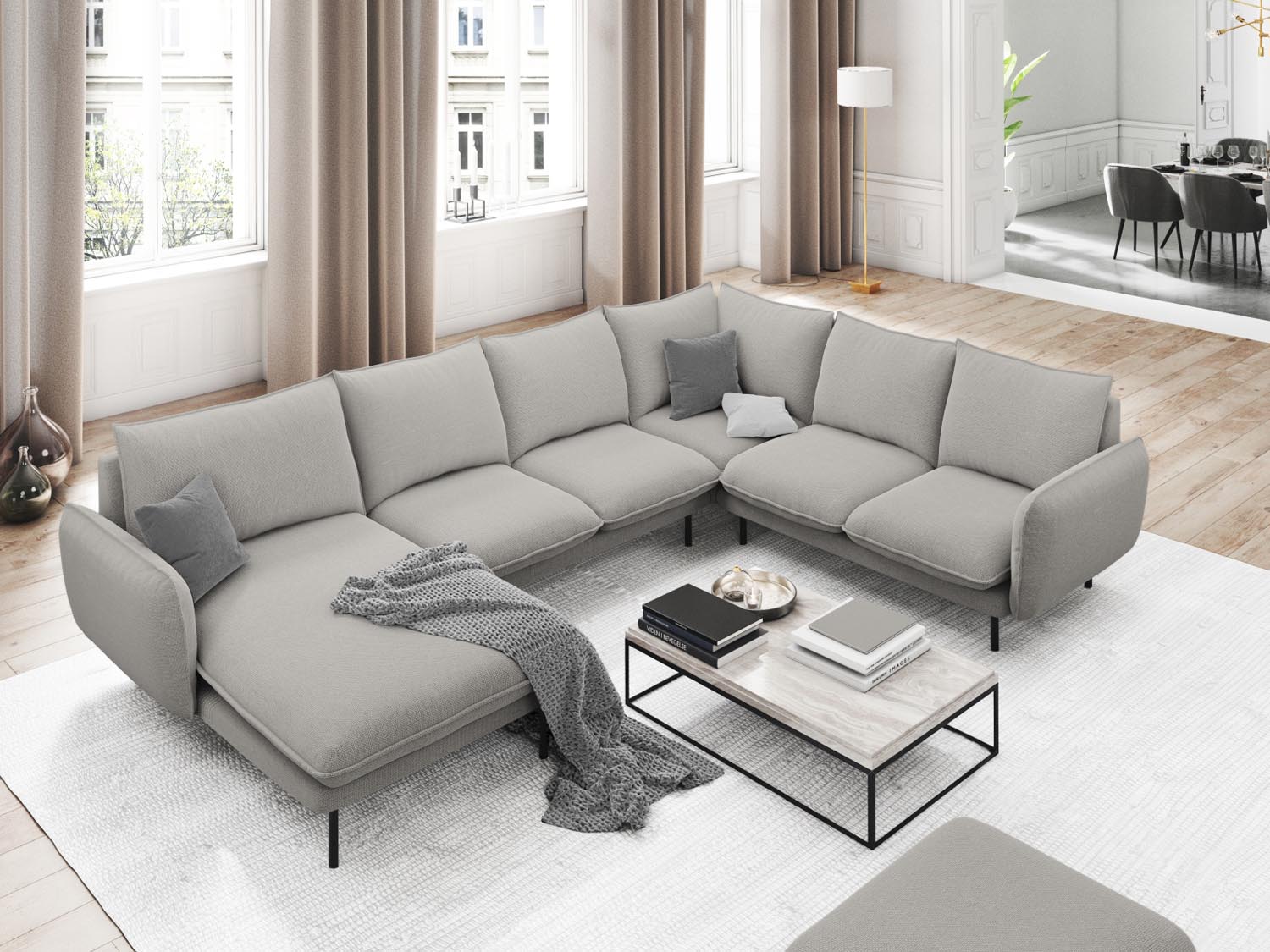 Elegantes Vienna Panoramic Ecksofa in Light Grey/Schwarz, 7 Sitzer, 235cm, ideal für stilvolle Wohnräume, präsentiert von Cosmopolitan Design.