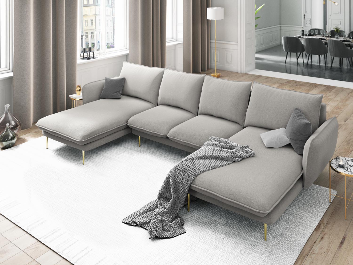 Elegantes Vienna Panoramic Sofa für 6 Personen in sanftem Hellgrau und goldenen Akzenten, ideal für stilvolle Wohnräume.