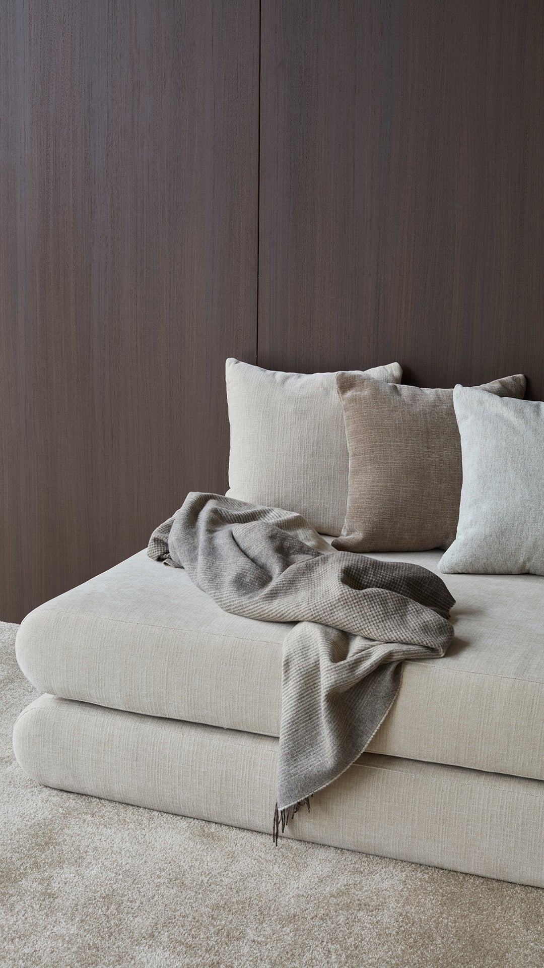 Circlus Tagesbett in 410 Esina Almond präsentiert im Onlineshop von KAQTU Design AG. Bettsofa ist von Innovation Living