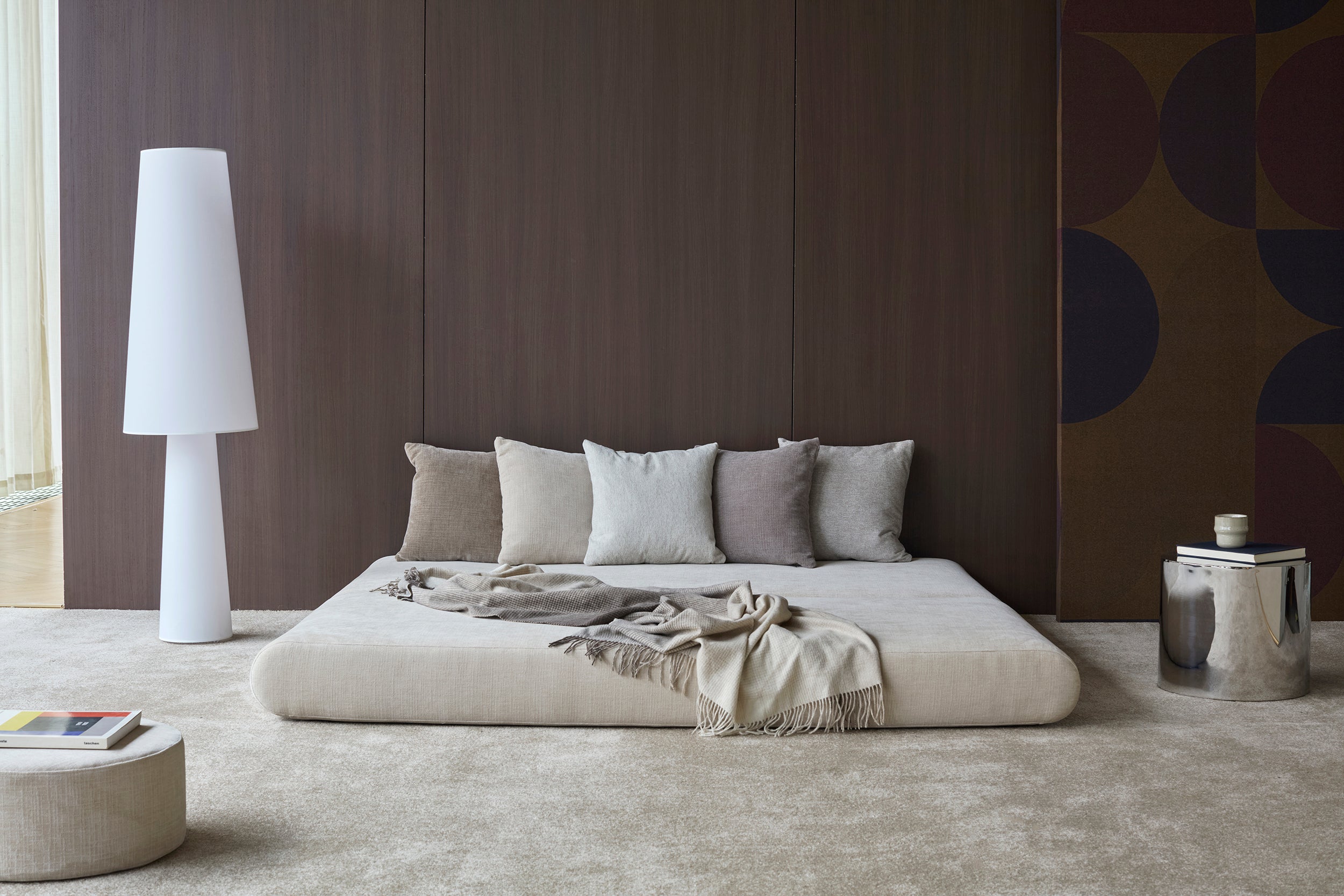 Circlus Tagesbett in 410 Esina Almond präsentiert im Onlineshop von KAQTU Design AG. Bettsofa ist von Innovation Living