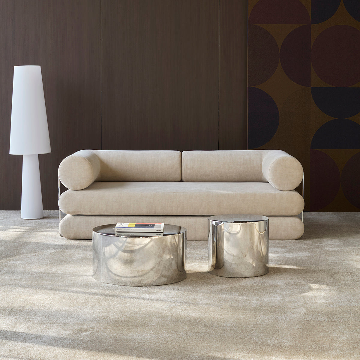 Circlus Tagesbett L-Shaped Armlehnen in 410 Esina Almond präsentiert im Onlineshop von KAQTU Design AG. Bettsofa ist von Innovation Living