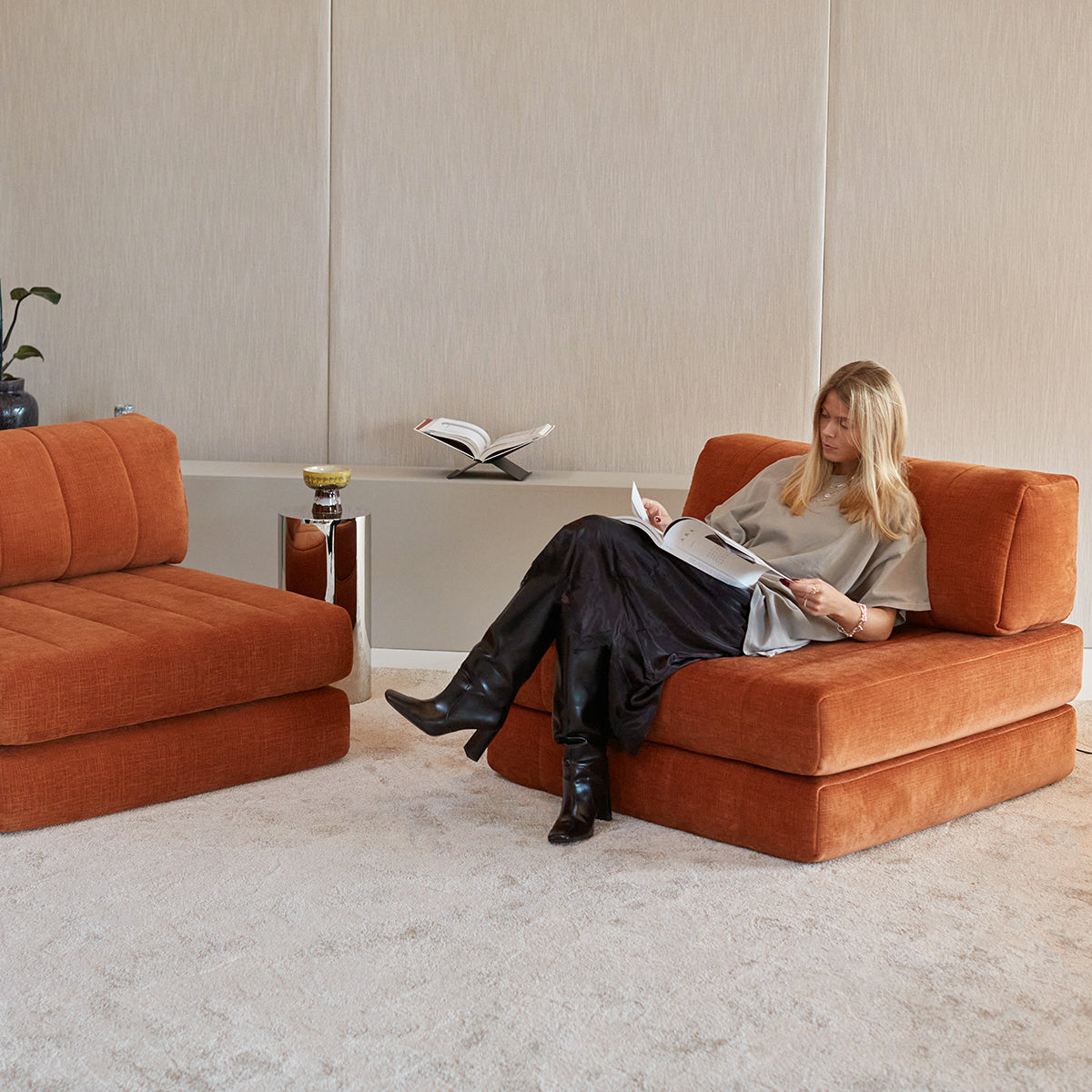 CozyPad Sessel in 412 Esina Rust Orange präsentiert im Onlineshop von KAQTU Design AG. Bettsessel ist von Innovation Living