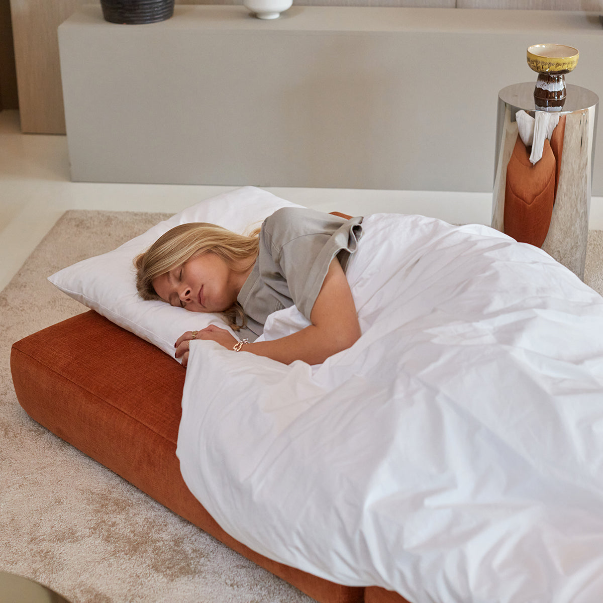 CozyPad Sessel in 412 Esina Rust Orange präsentiert im Onlineshop von KAQTU Design AG. Bettsessel ist von Innovation Living