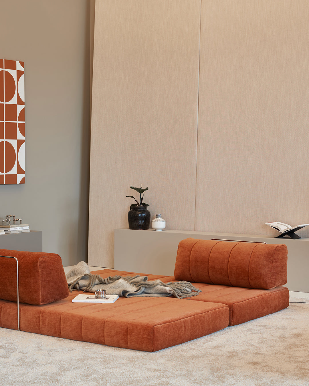 CozyPad Schlafsofa in 412 Esina Rust Orange präsentiert im Onlineshop von KAQTU Design AG. Bettsofa ist von Innovation Living