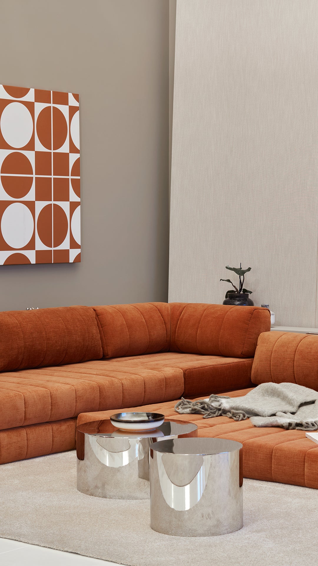 CozyPad Schlafsofa Ecksofa mit Armlehnen in 412 Esina Rust Orange präsentiert im Onlineshop von KAQTU Design AG. Bettsofa ist von Innovation Living