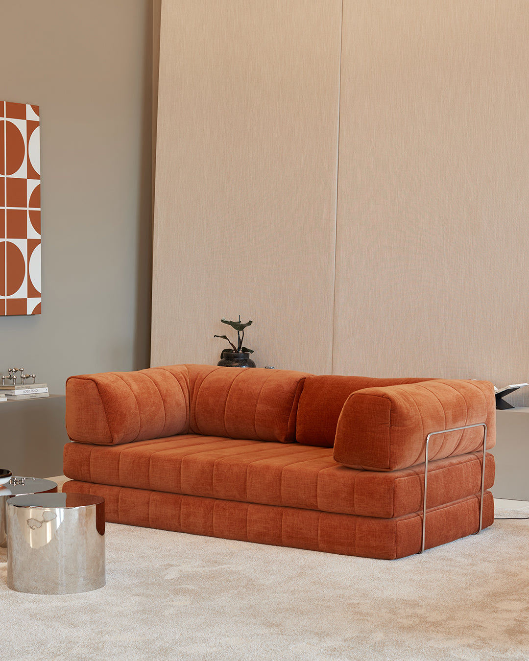 CozyPad Schlafsofa mit Armlehnen in 412 Esina Rust Orange präsentiert im Onlineshop von KAQTU Design AG. Bettsofa ist von Innovation Living