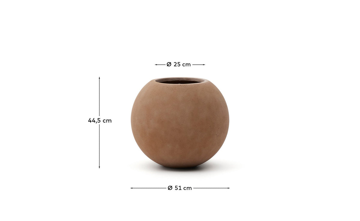 Blumentopf Solna in Terrakottaoptik Ø 51 cm in Terrakotta präsentiert im Onlineshop von KAQTU Design AG. Blumentopf ist von Kave Home