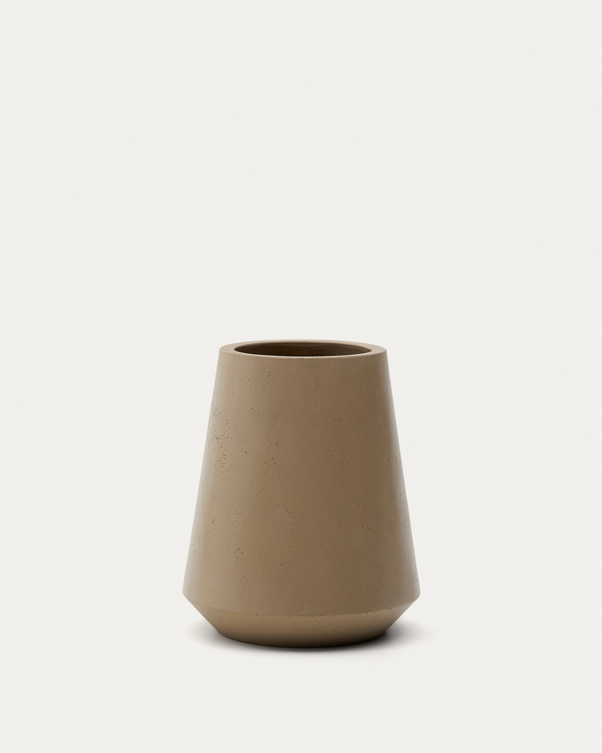 Blumentopf Calun aus Zement in Beige Ø 50 cm in Beige präsentiert im Onlineshop von KAQTU Design AG. Blumentopf ist von Kave Home