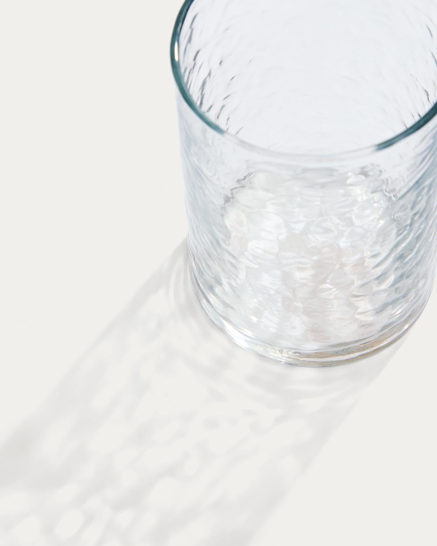 Glas Obila aus transparentem Recyclingglas in Transparent präsentiert im Onlineshop von KAQTU Design AG. Glas ist von Kave Home
