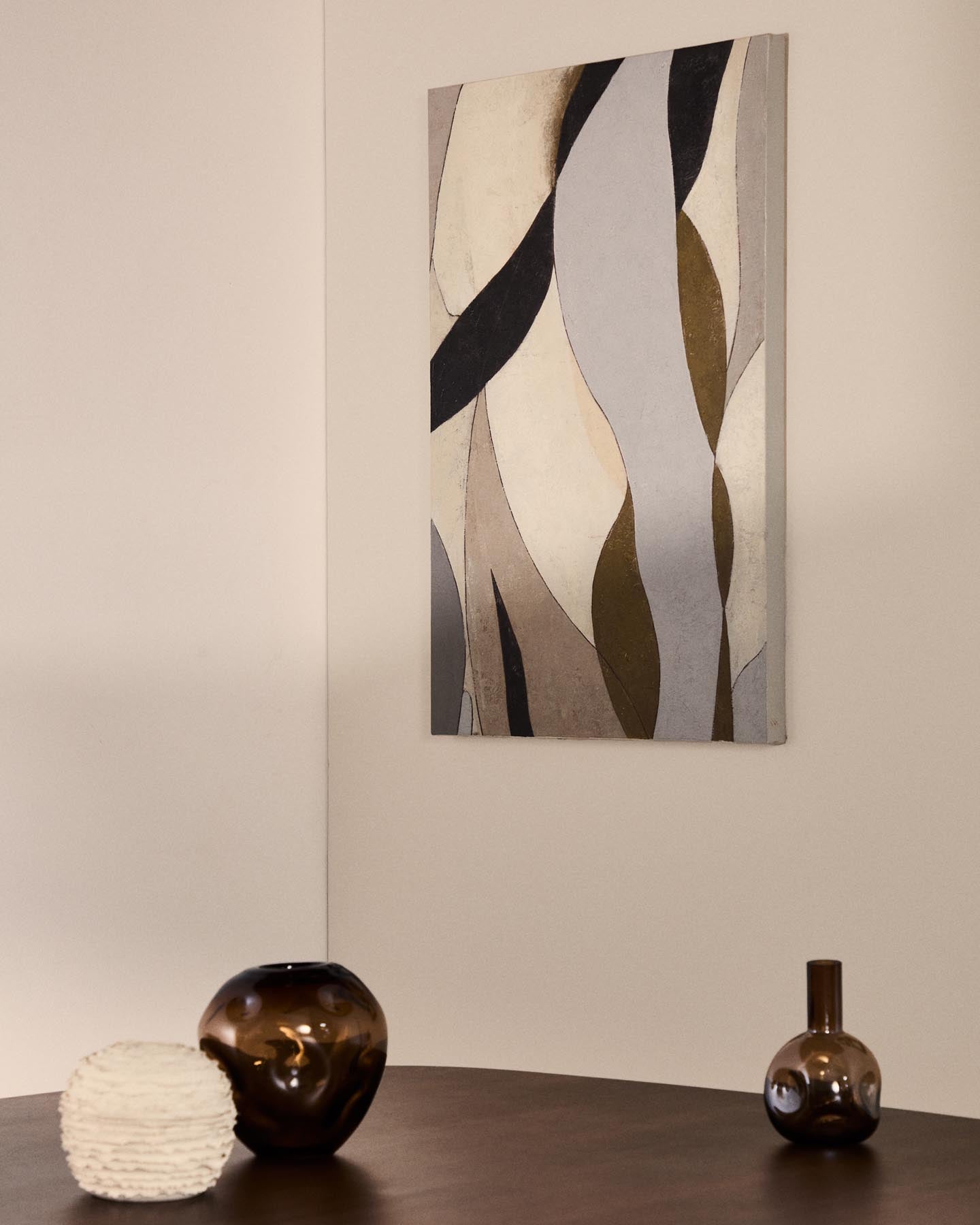 Abstrakte Leinwand Marvilo, Grau und Senfgelb, 60 x 90 cm in Mehrfarbig präsentiert im Onlineshop von KAQTU Design AG. Bild ist von Kave Home