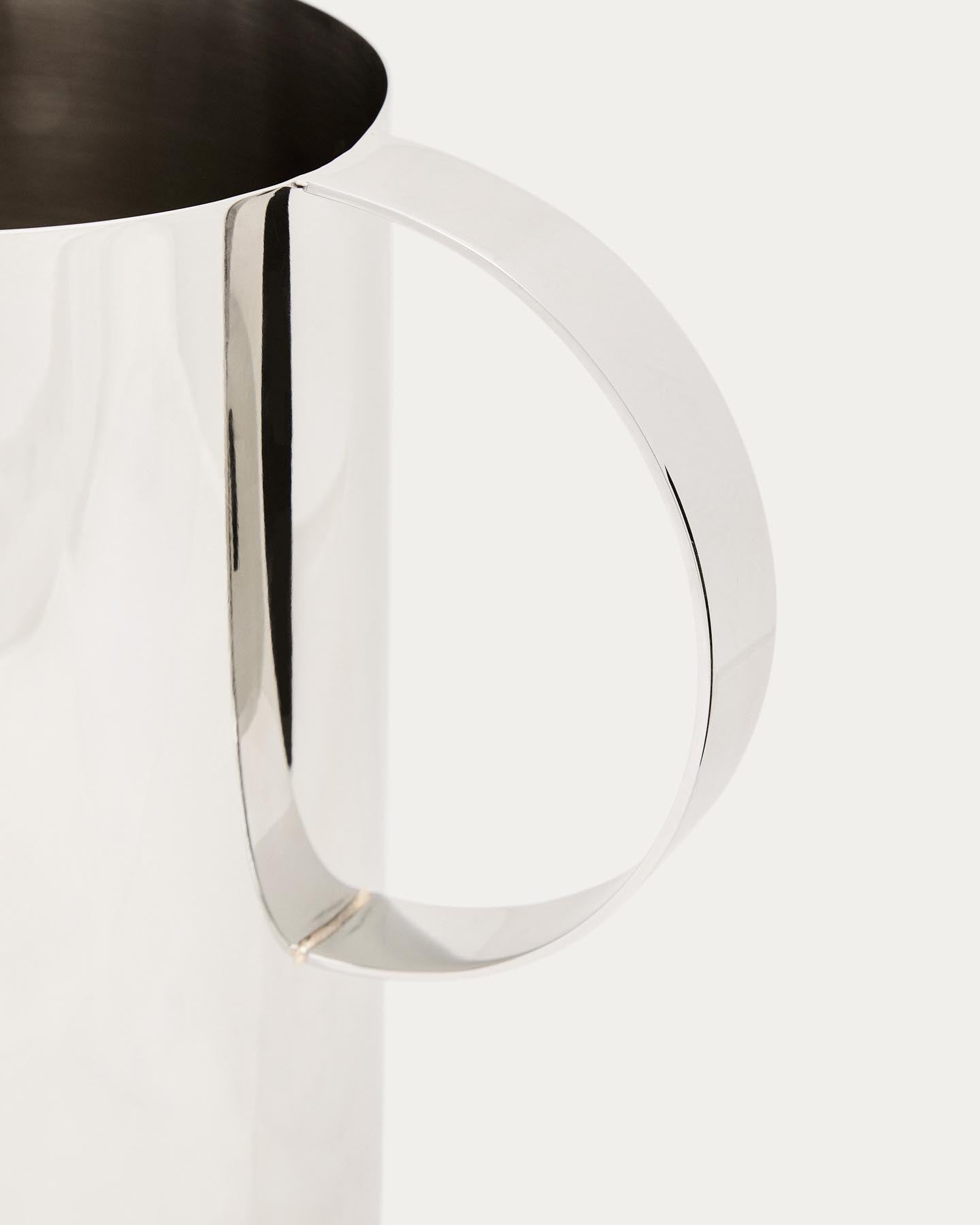 Krug Nirela aus Edelstahl in Silber präsentiert im Onlineshop von KAQTU Design AG. Krug ist von Kave Home